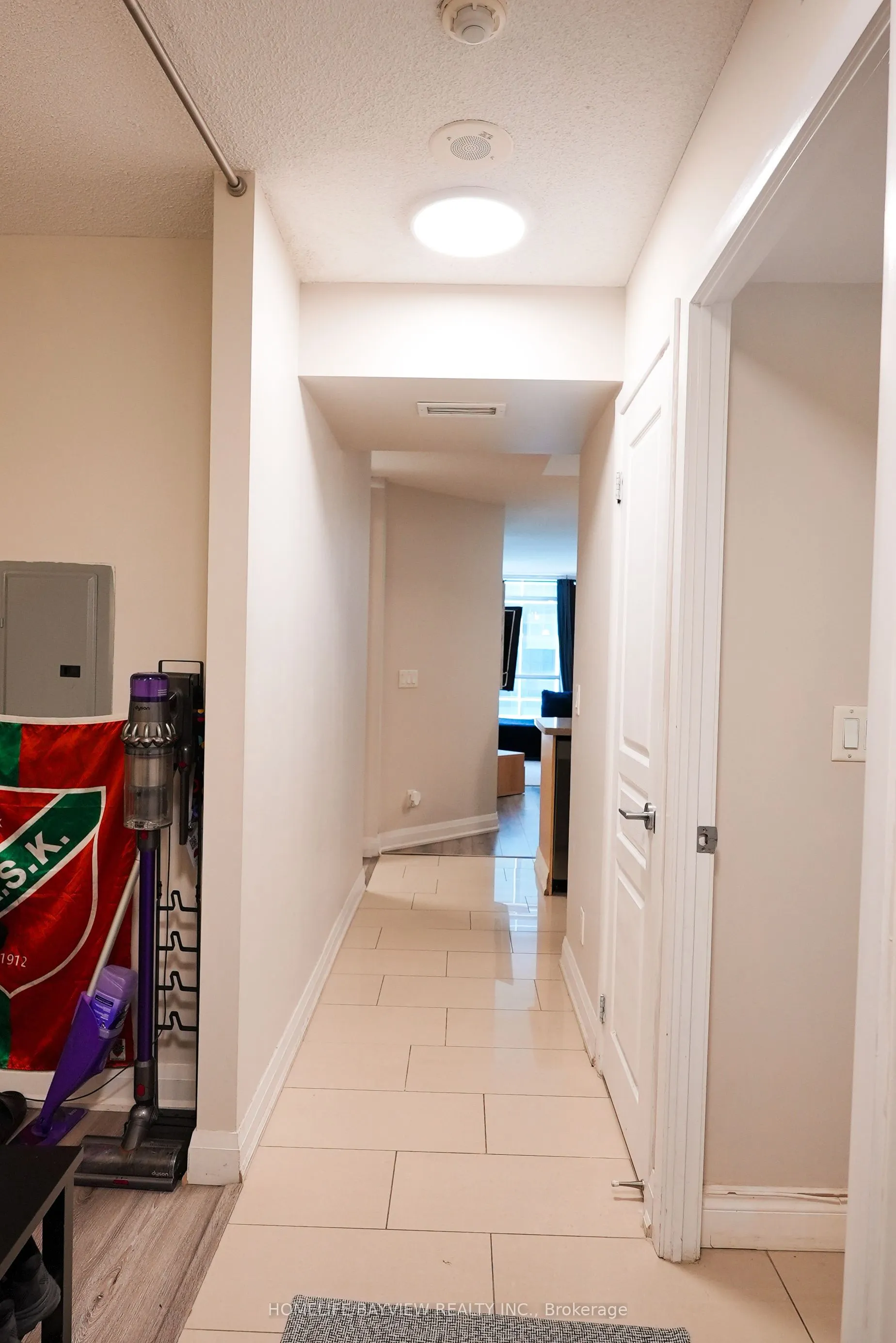 18 Yonge Street #915