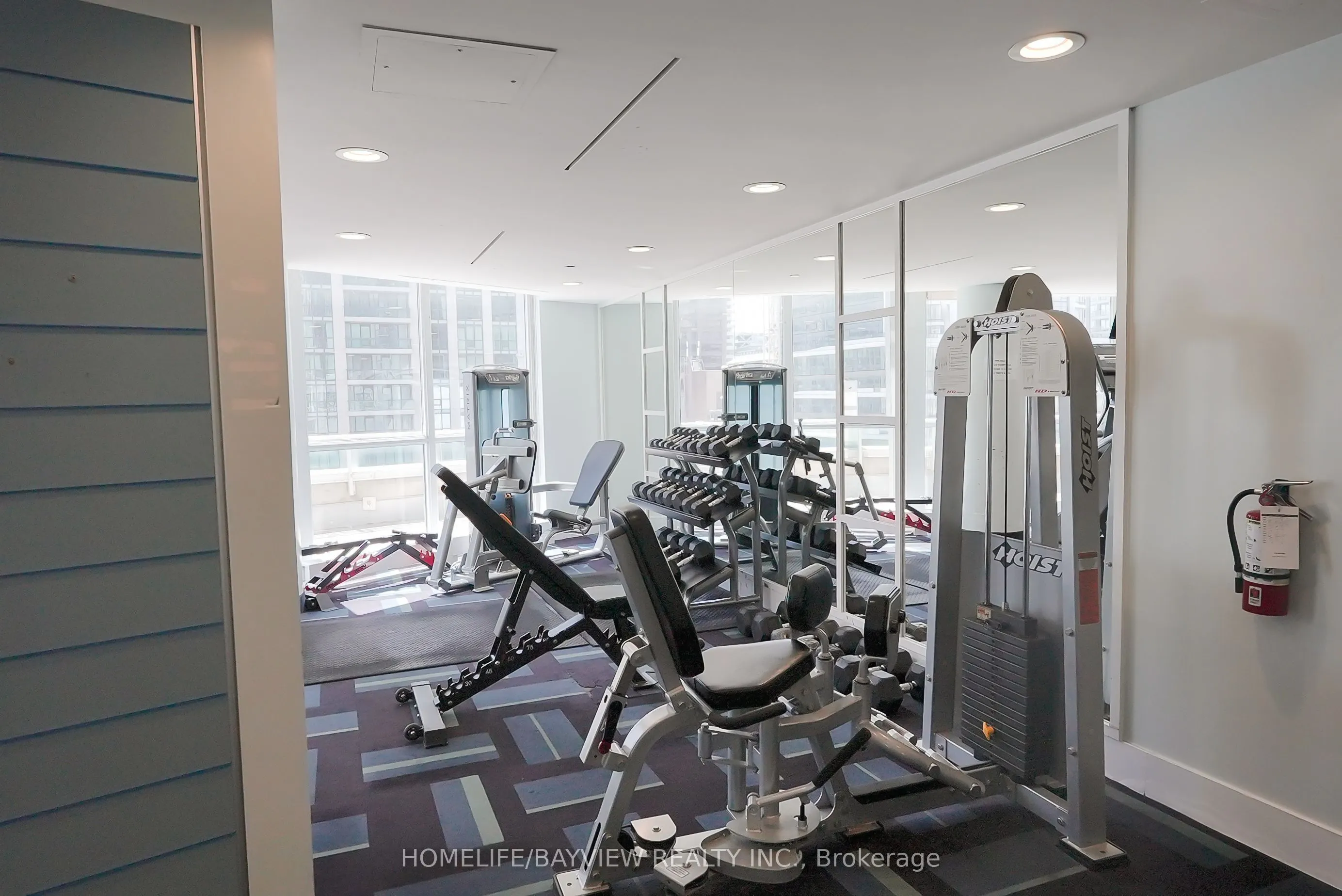 18 Yonge Street #915