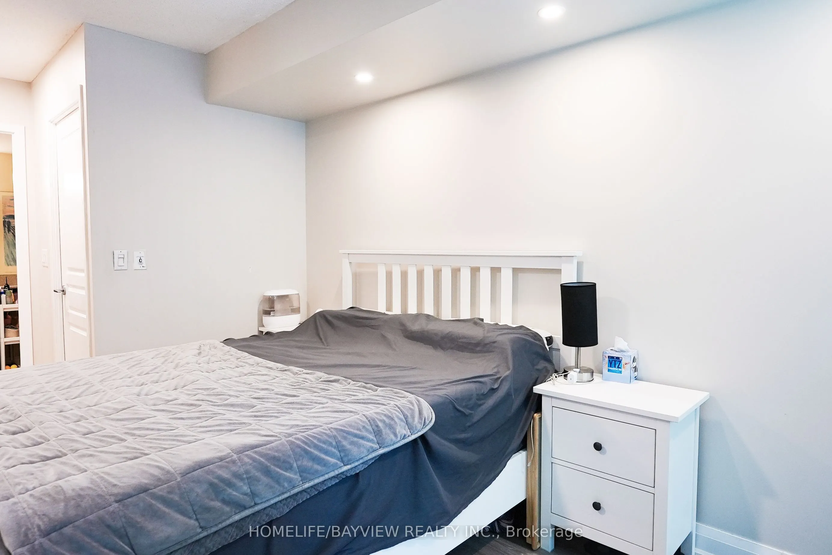 18 Yonge Street #915