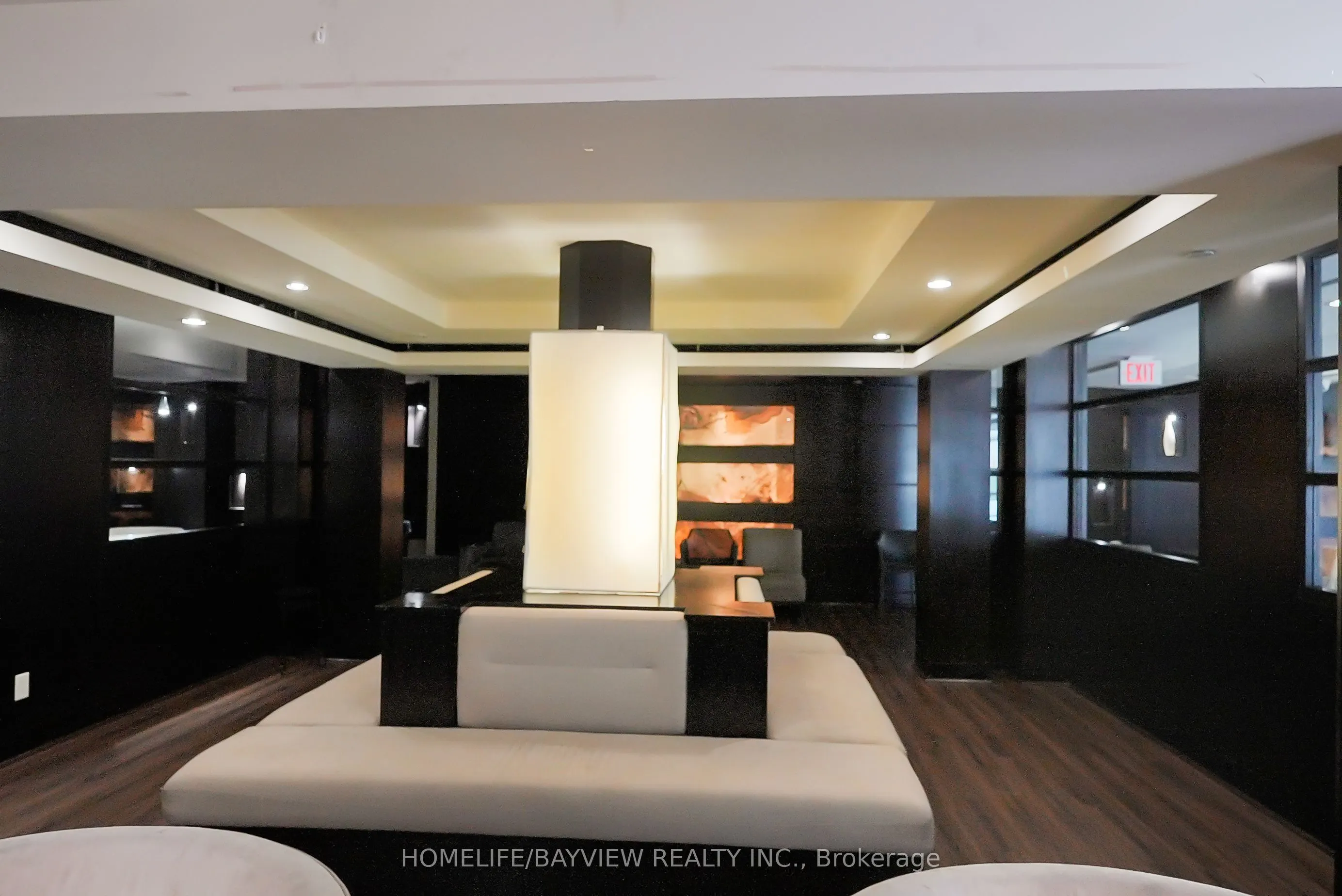 18 Yonge Street #915