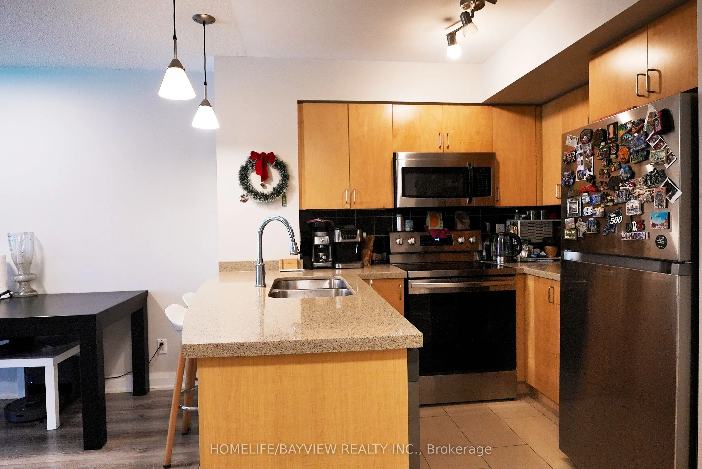 18 Yonge Street #915