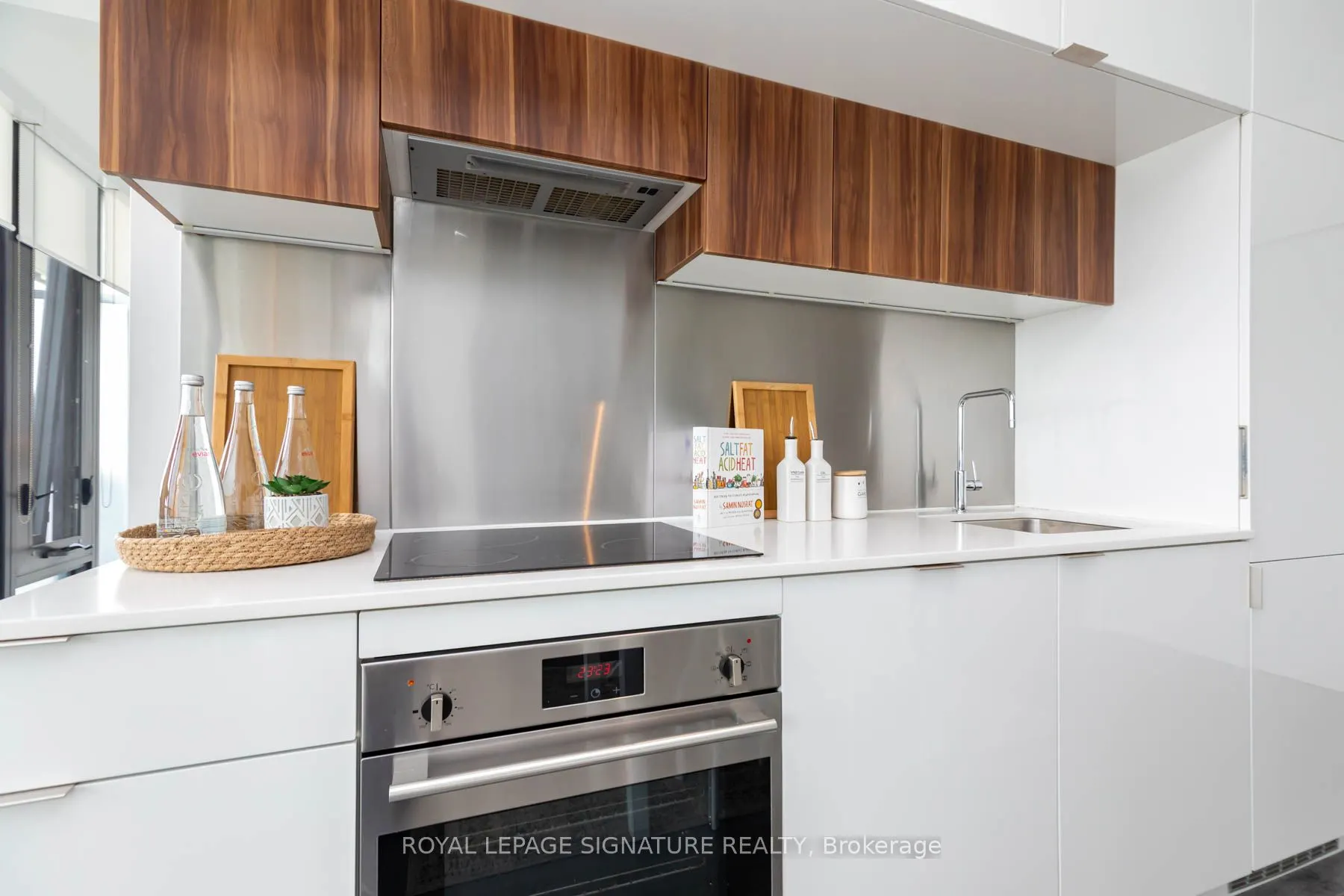 185 Roehampton Avenue #2805