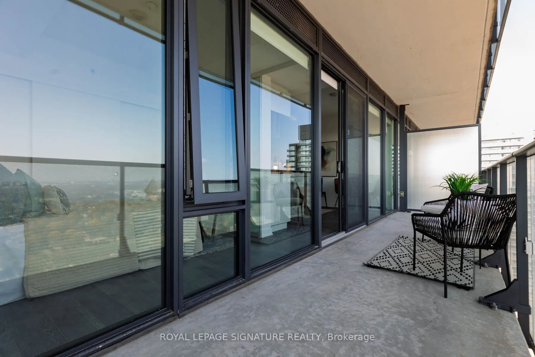 185 Roehampton Avenue #2805