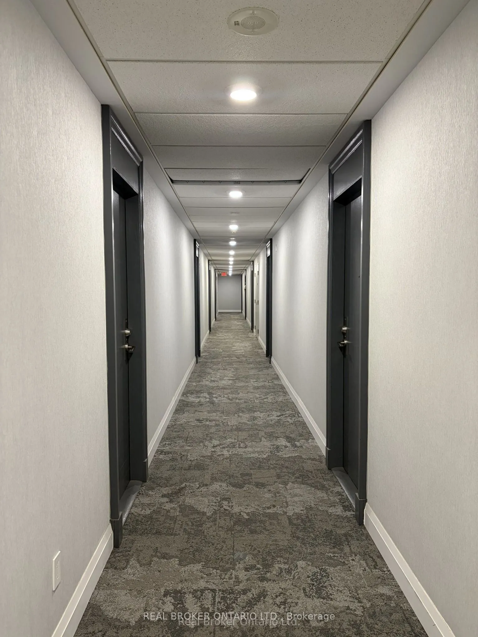51 Lower Simcoe Street #605