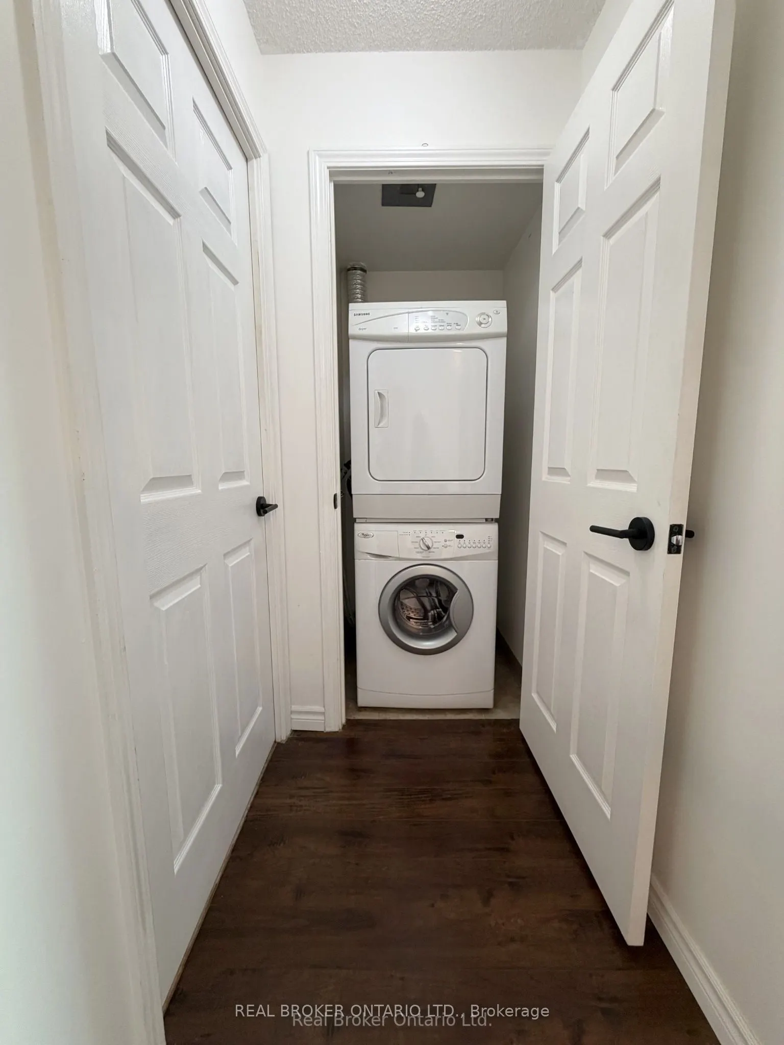 51 Lower Simcoe Street #605