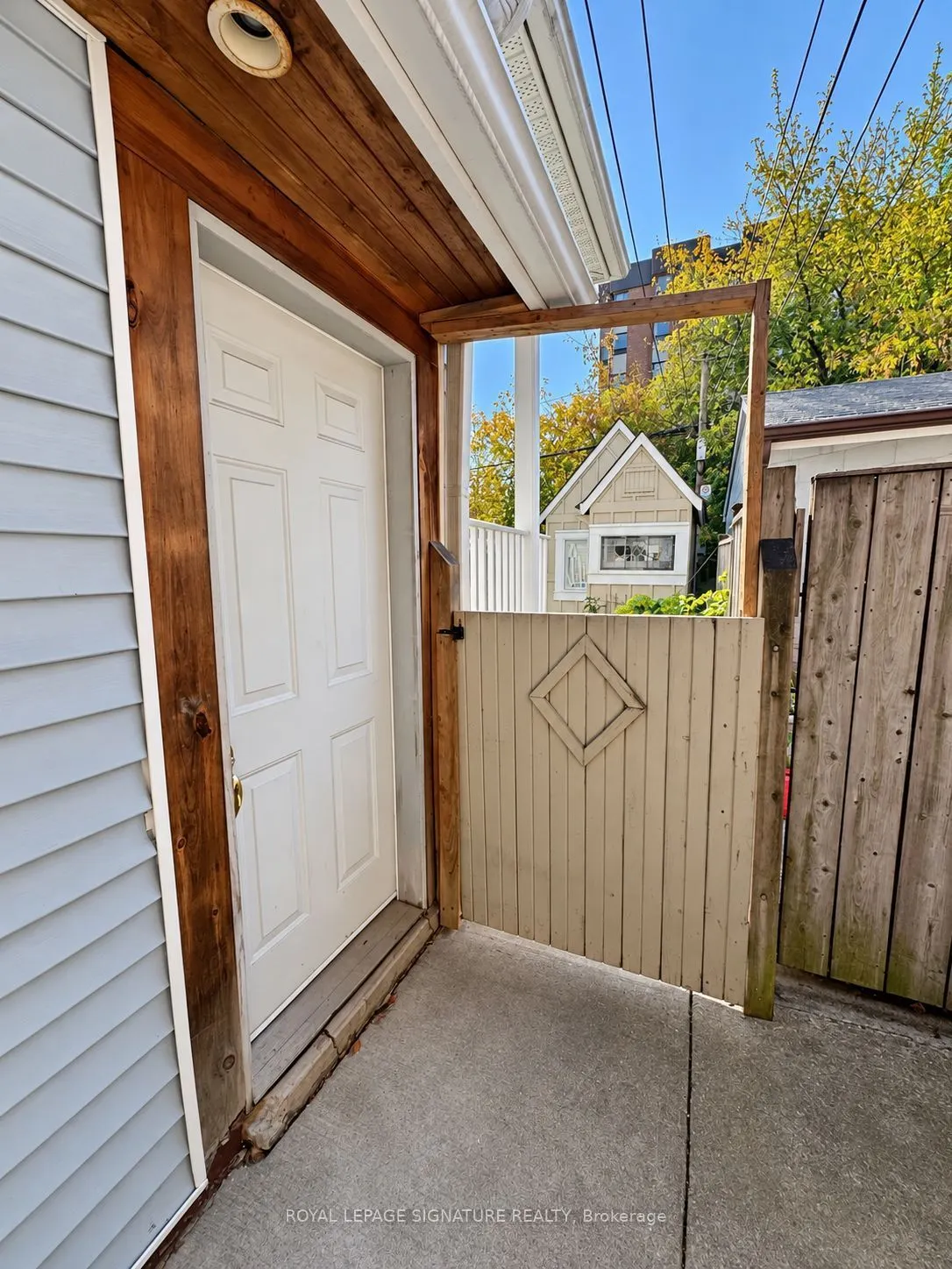 211 Melita Avenue #Lower