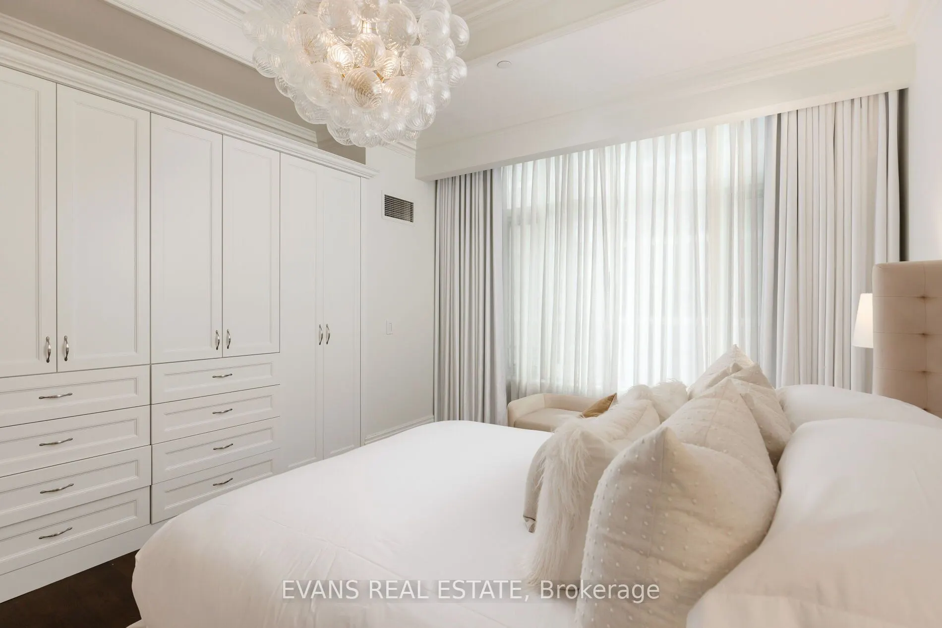 311 Bay Street #3802