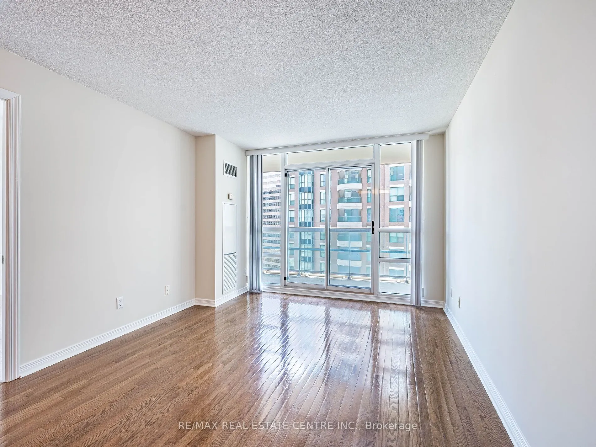 509 Beecroft Road #1817