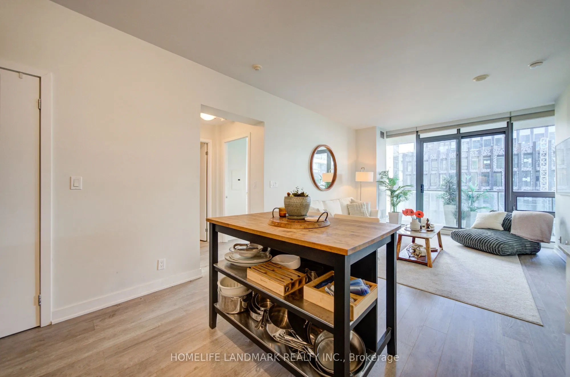 33 Lombard Street #604