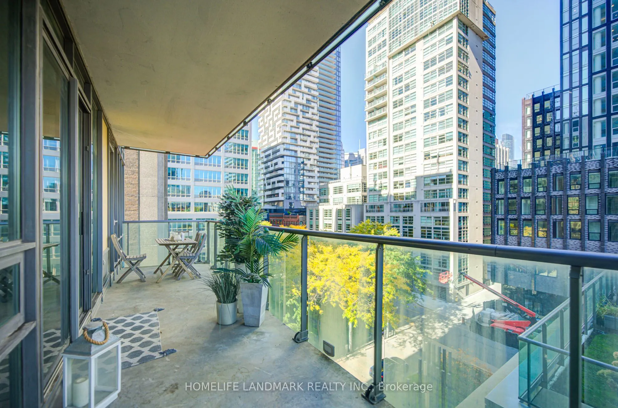 33 Lombard Street #604