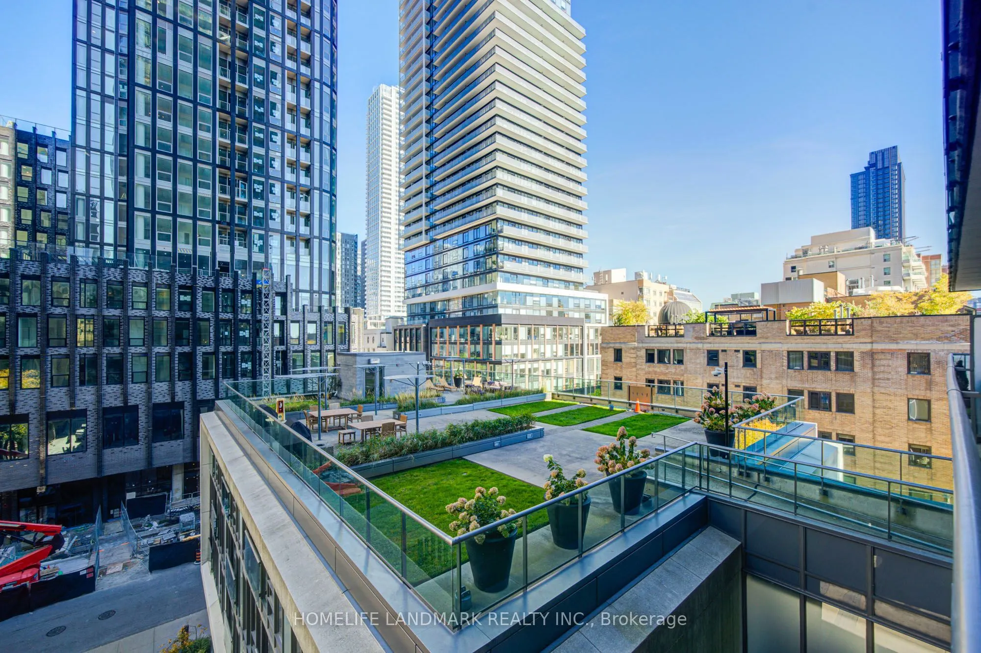 33 Lombard Street #604