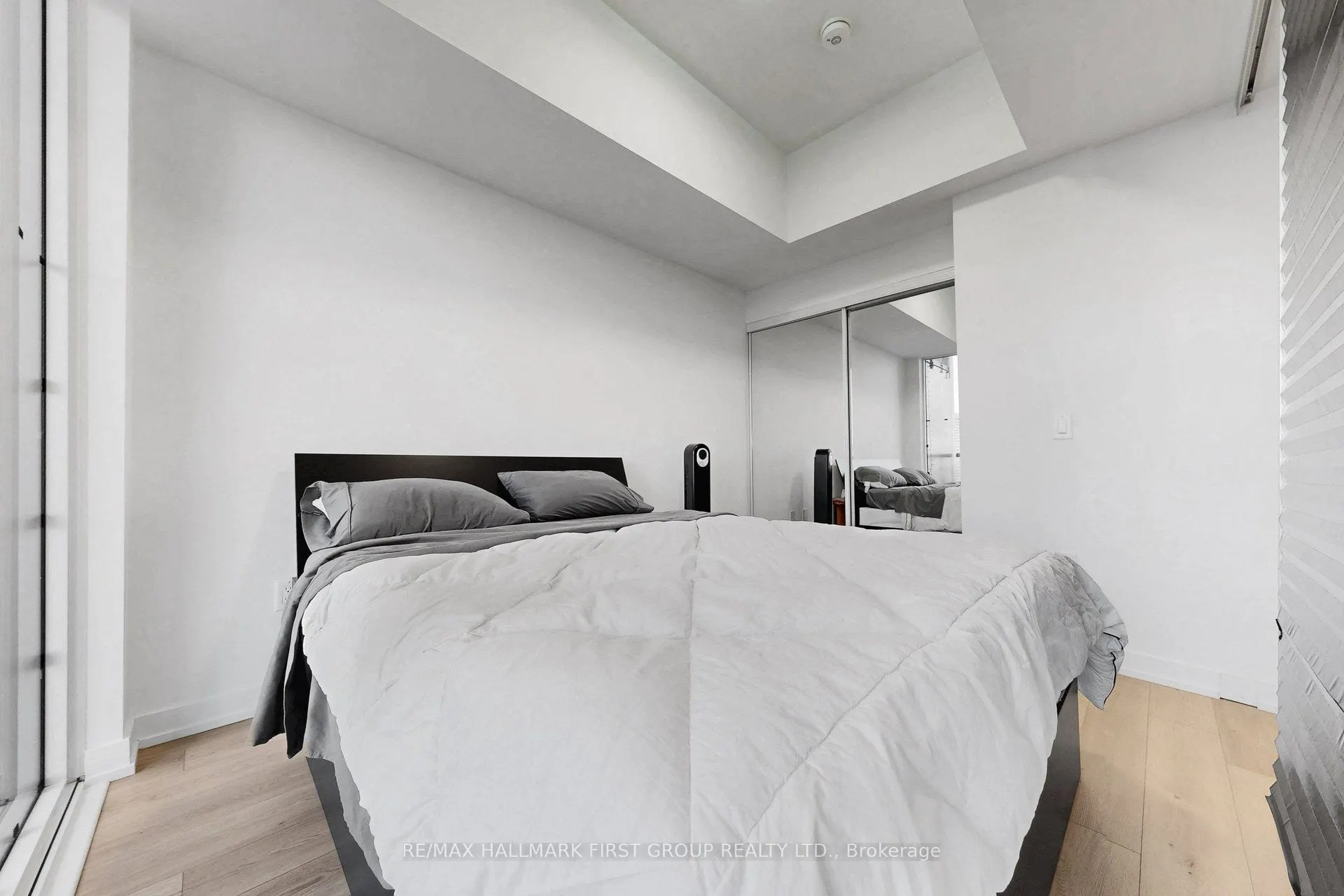 158 Front Street E #2201