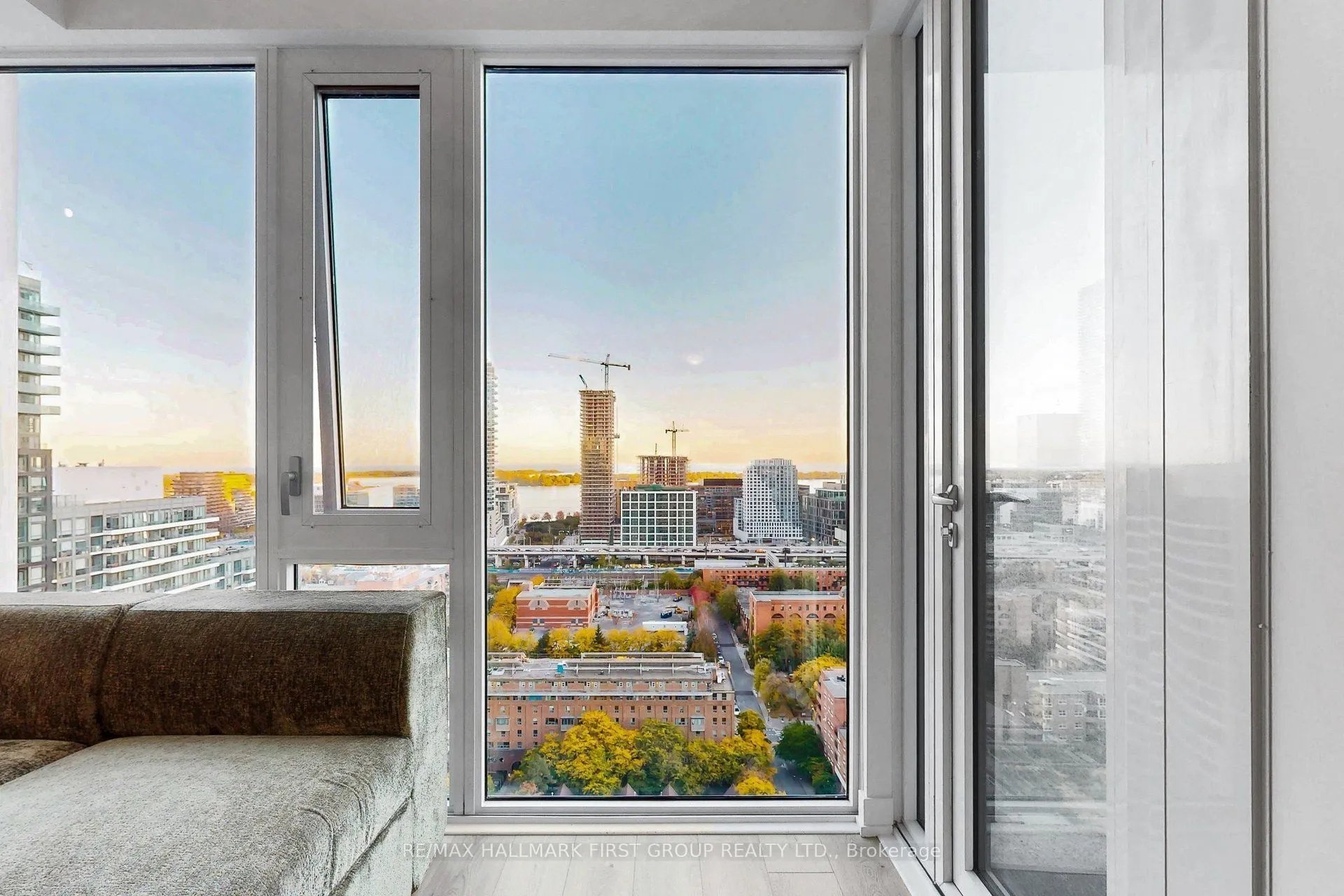 158 Front Street E #2201
