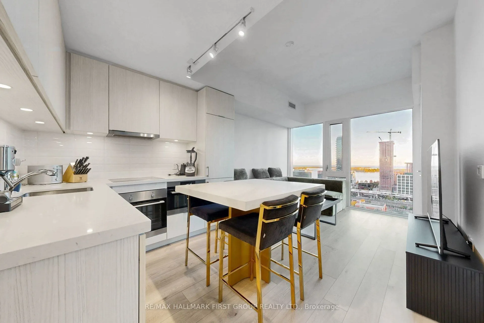 158 Front Street E #2201