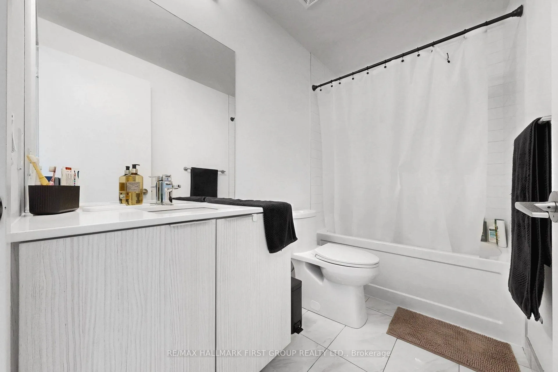 158 Front Street E #2201