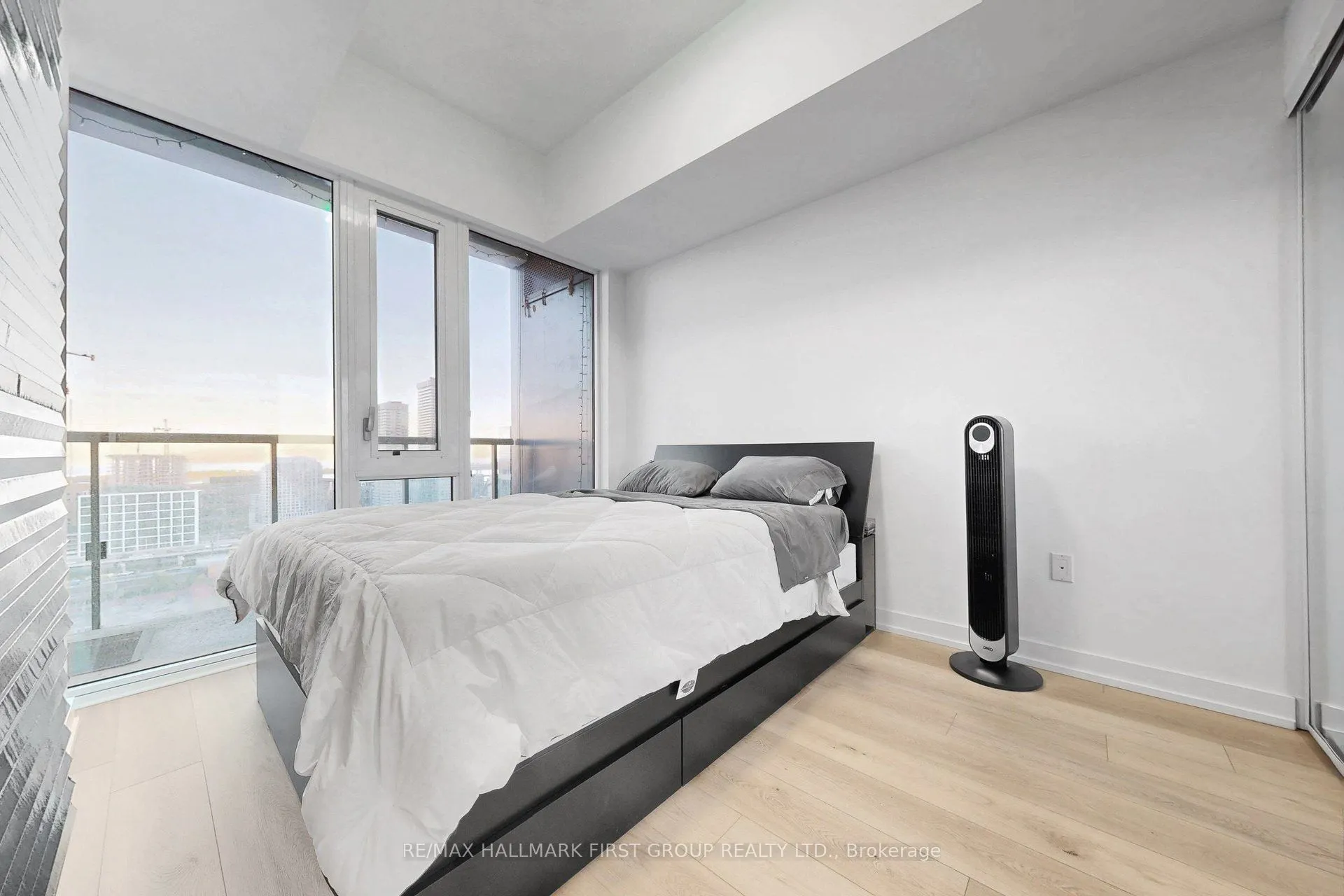 158 Front Street E #2201