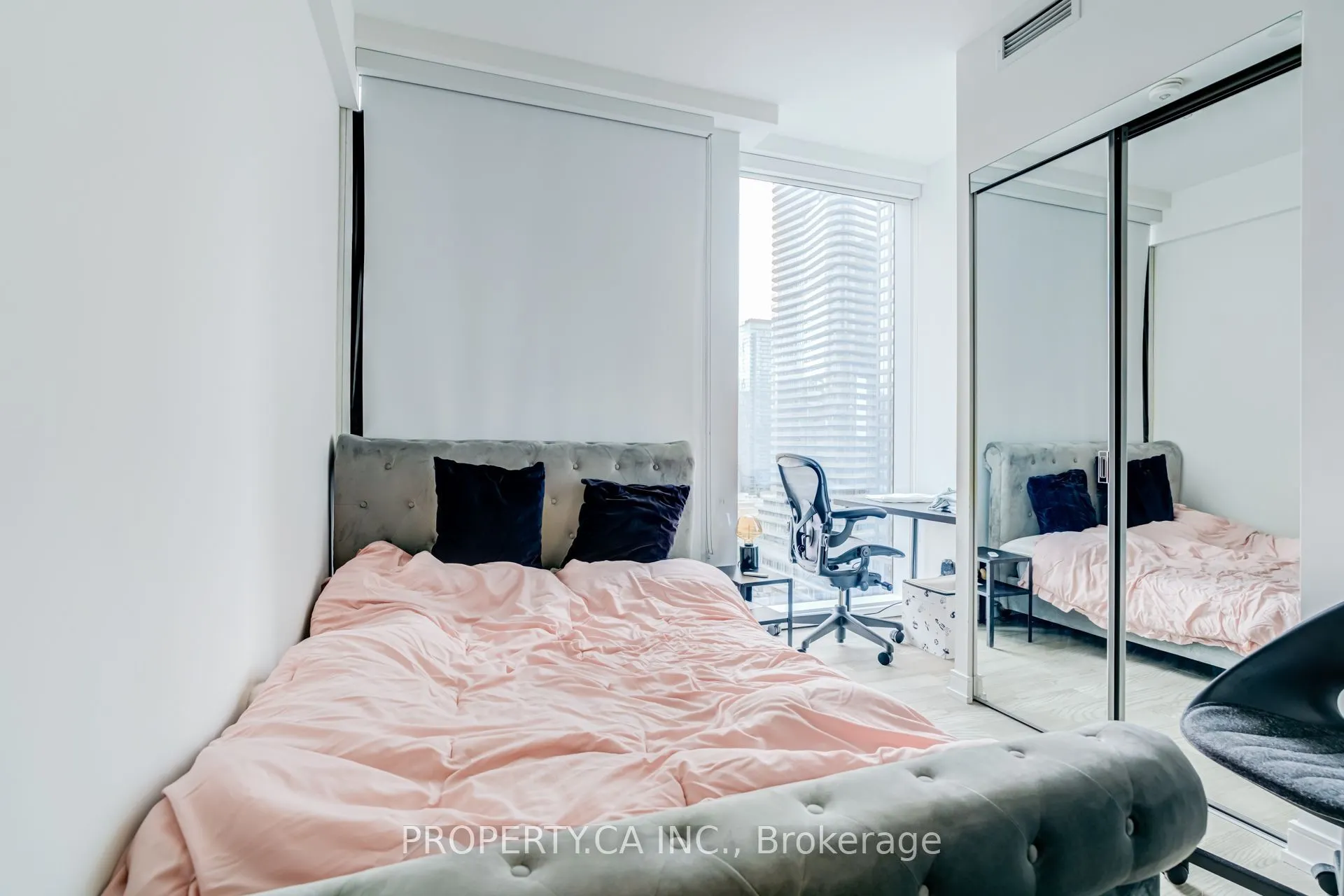 3 Gloucester Street #1709