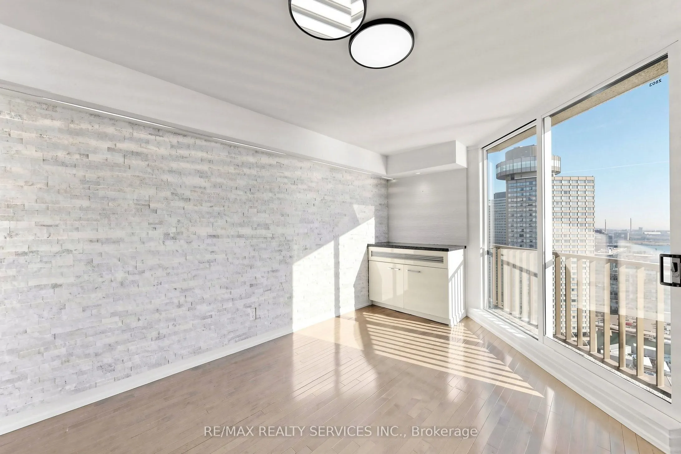 33 Harbour Square #2803