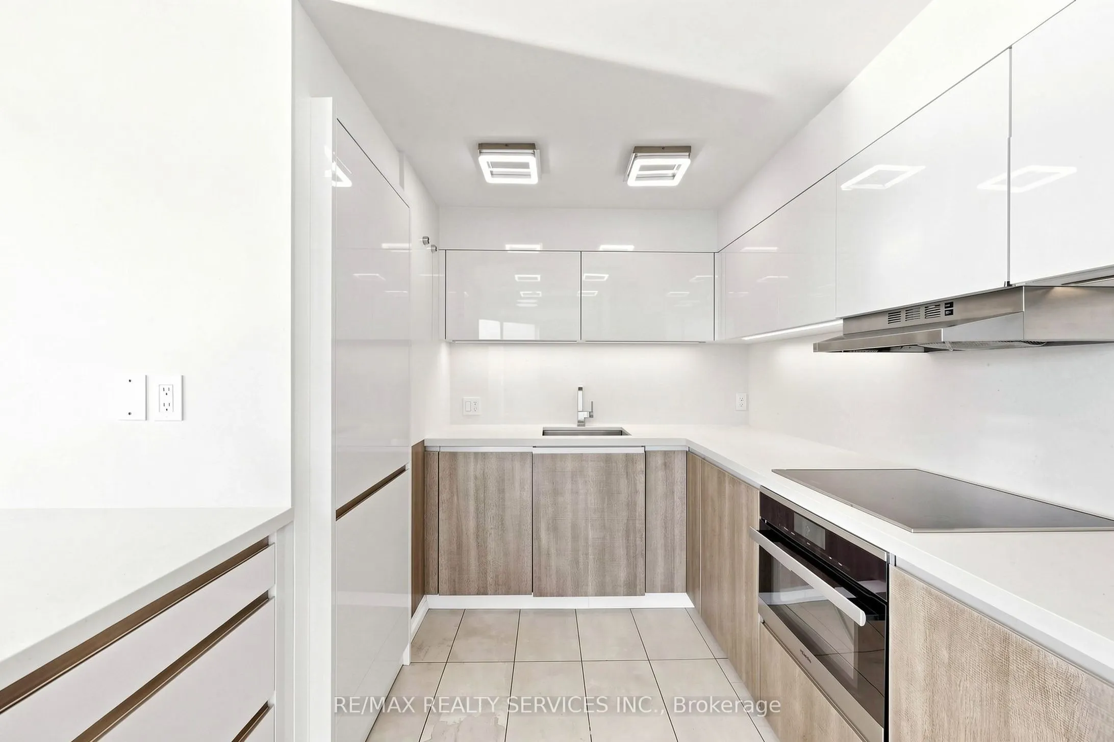 33 Harbour Square #2803
