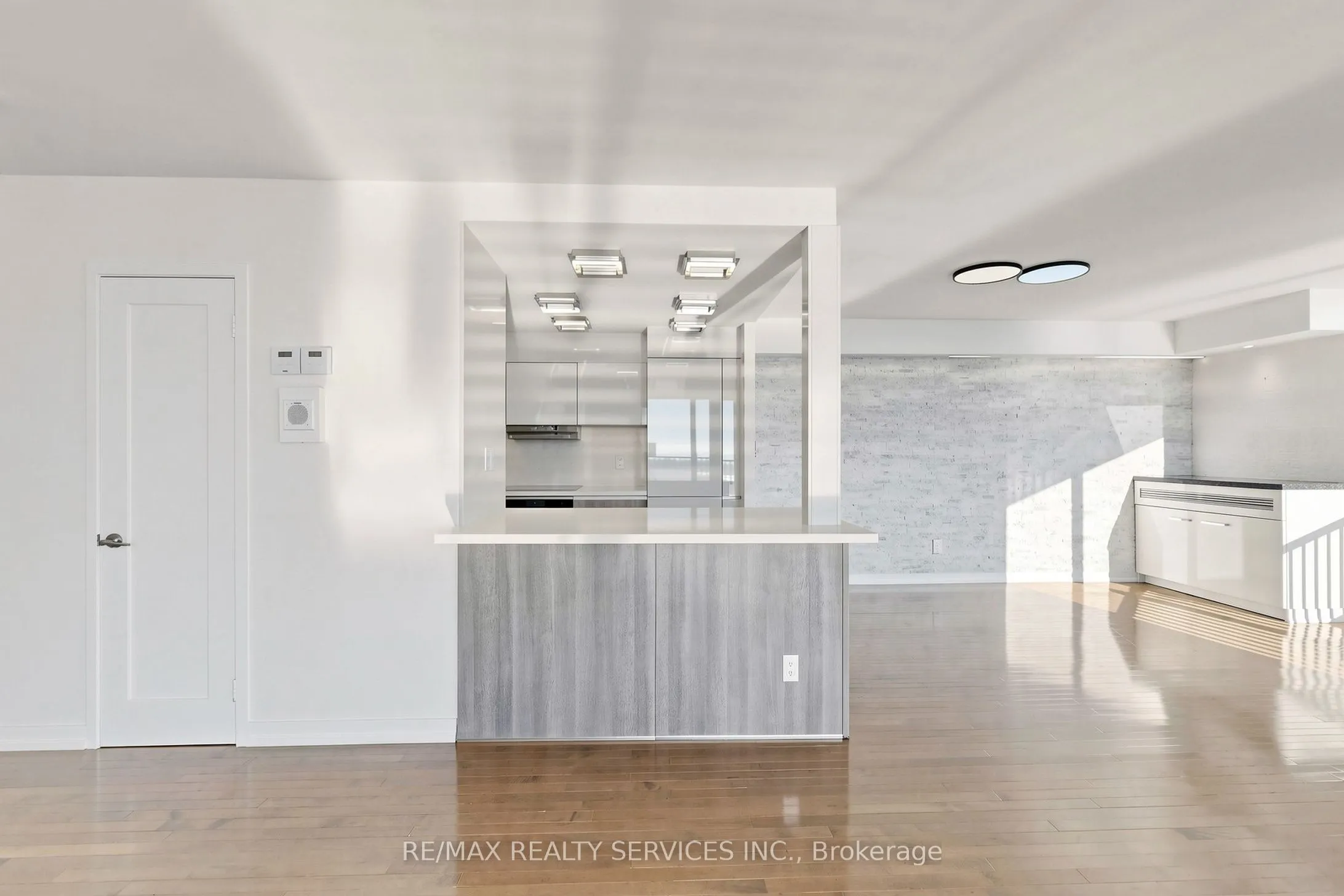 33 Harbour Square #2803
