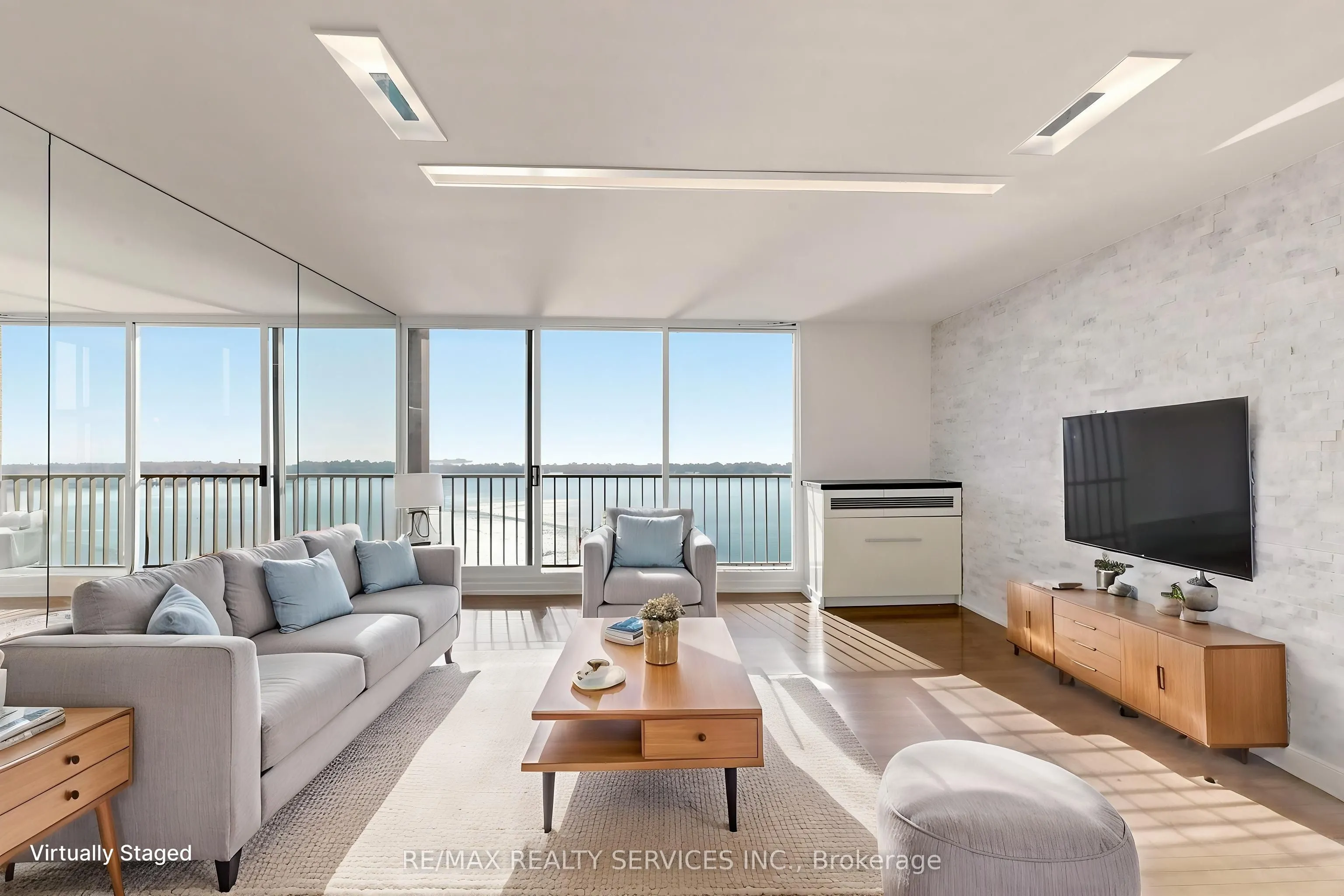 33 Harbour Square #2803