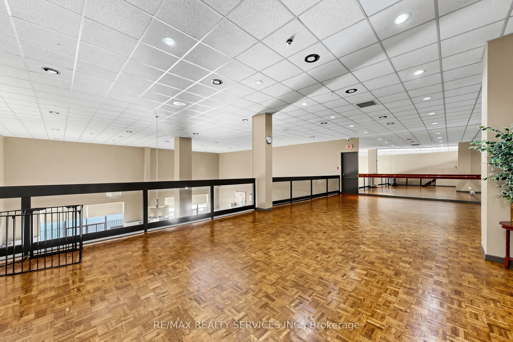 33 Harbour Square #2803