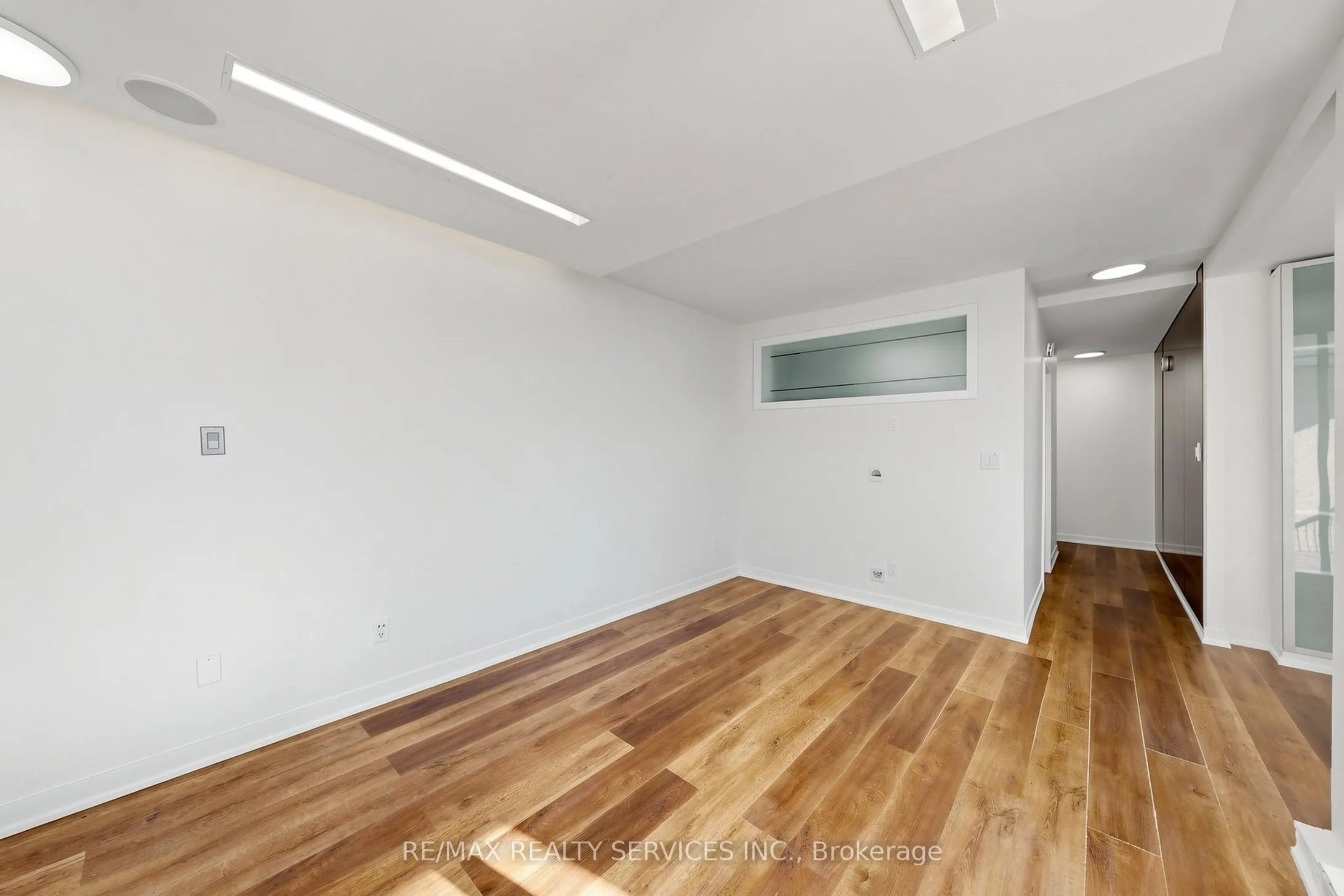 33 Harbour Square #2803