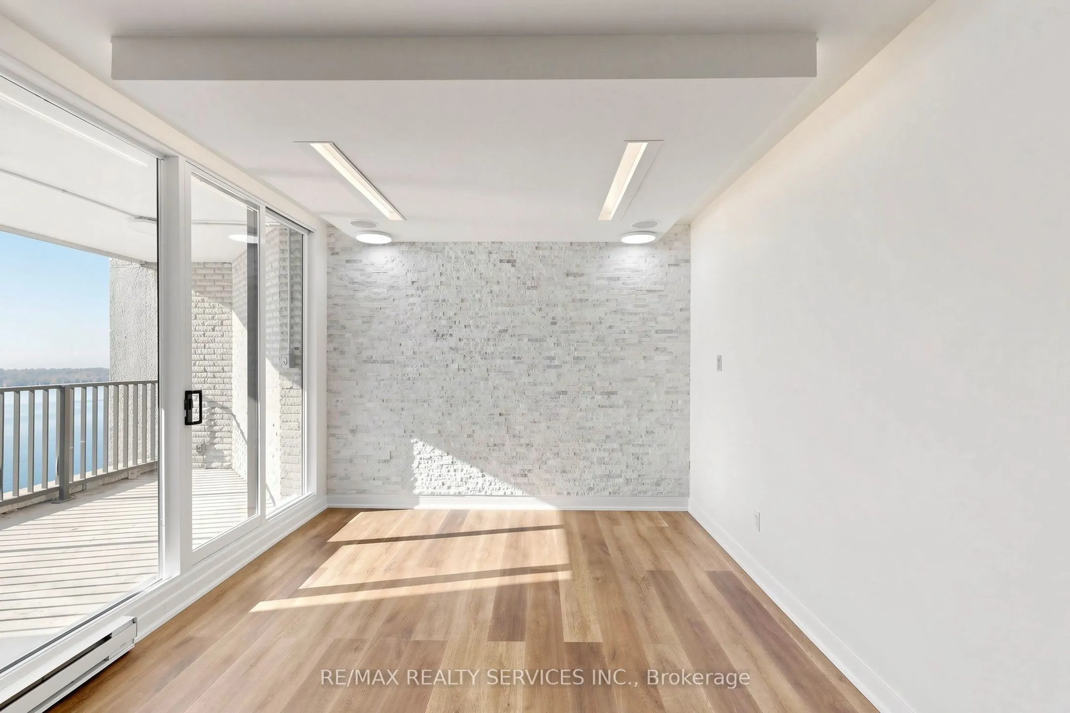 33 Harbour Square #2803