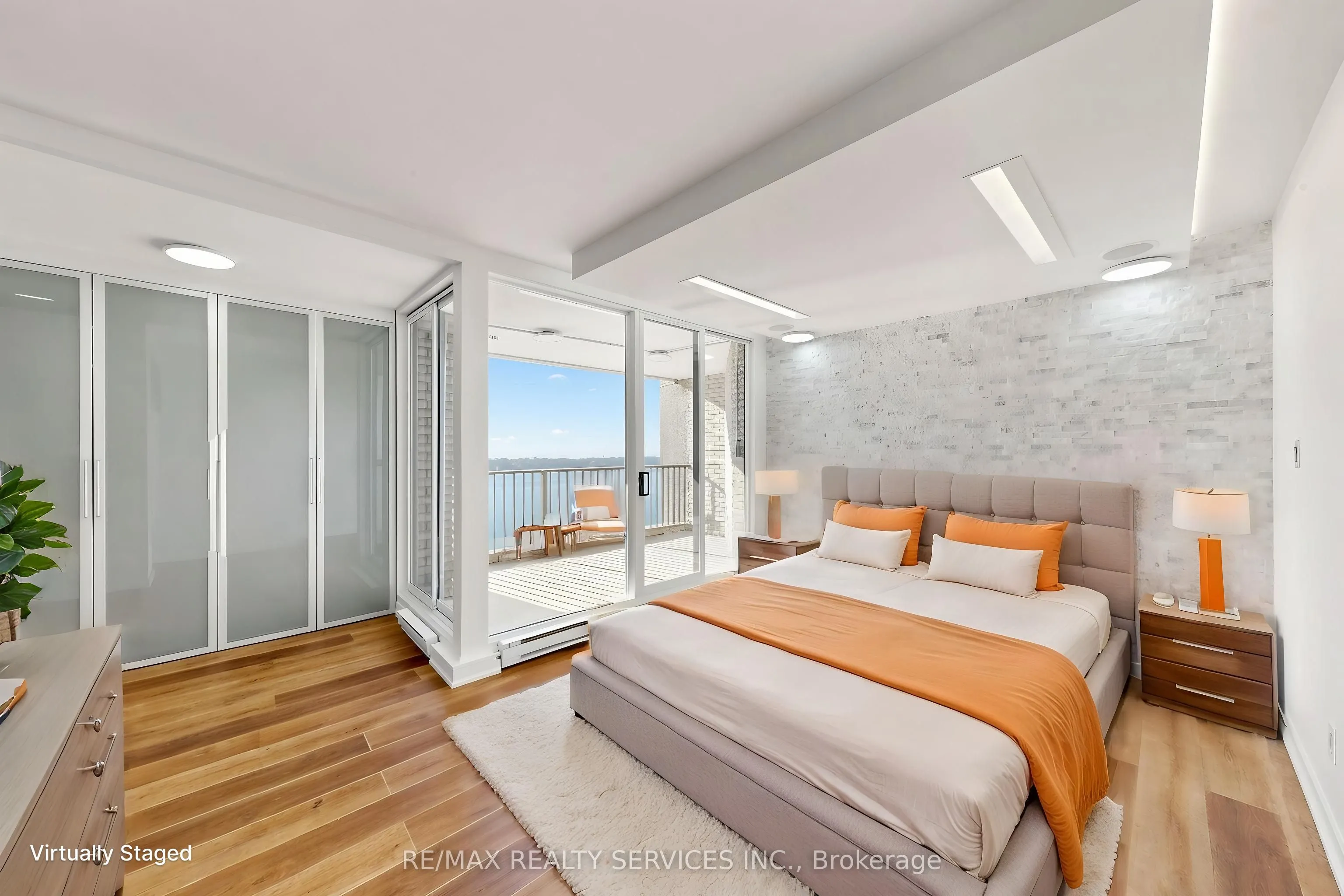 33 Harbour Square #2803