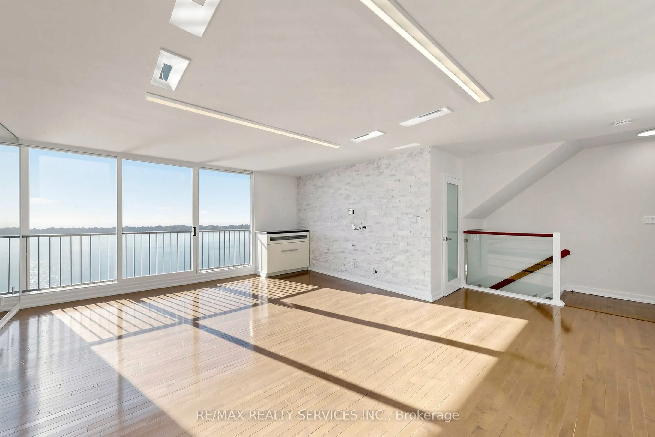 33 Harbour Square #2803