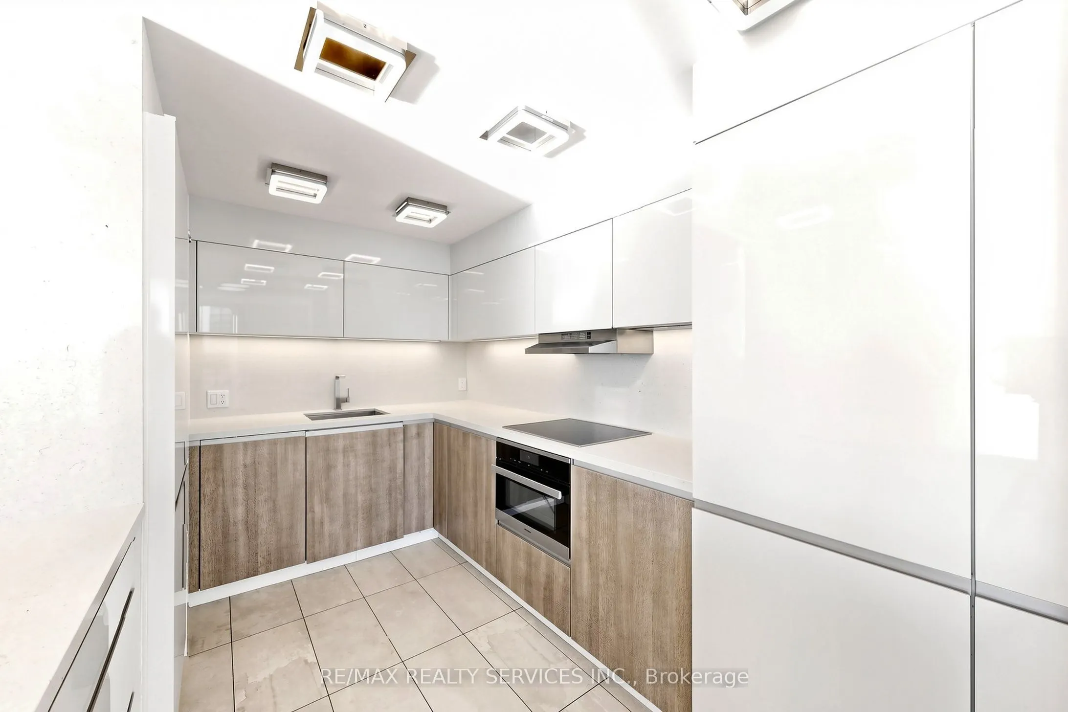 33 Harbour Square #2803