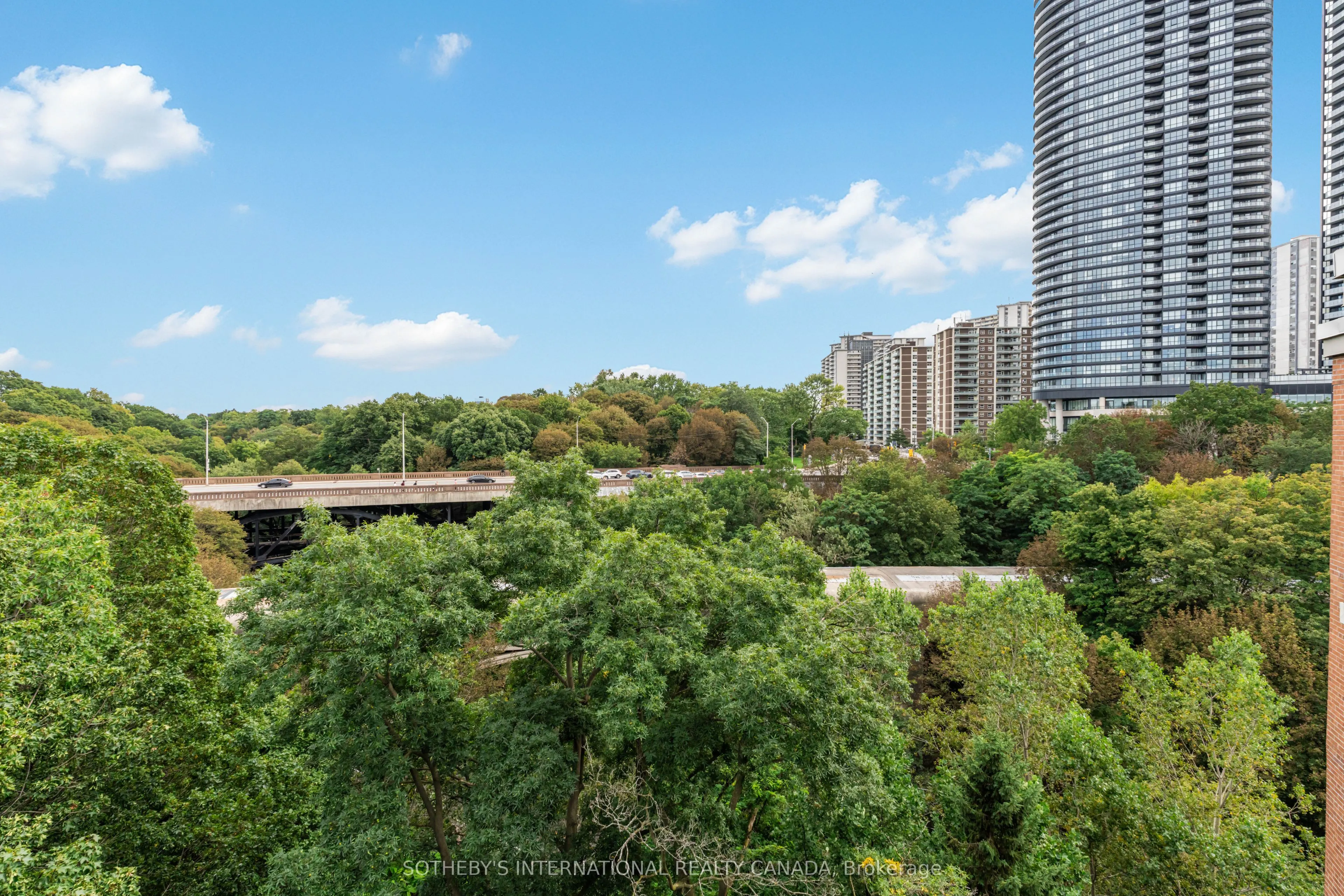 21 Dale Avenue #945