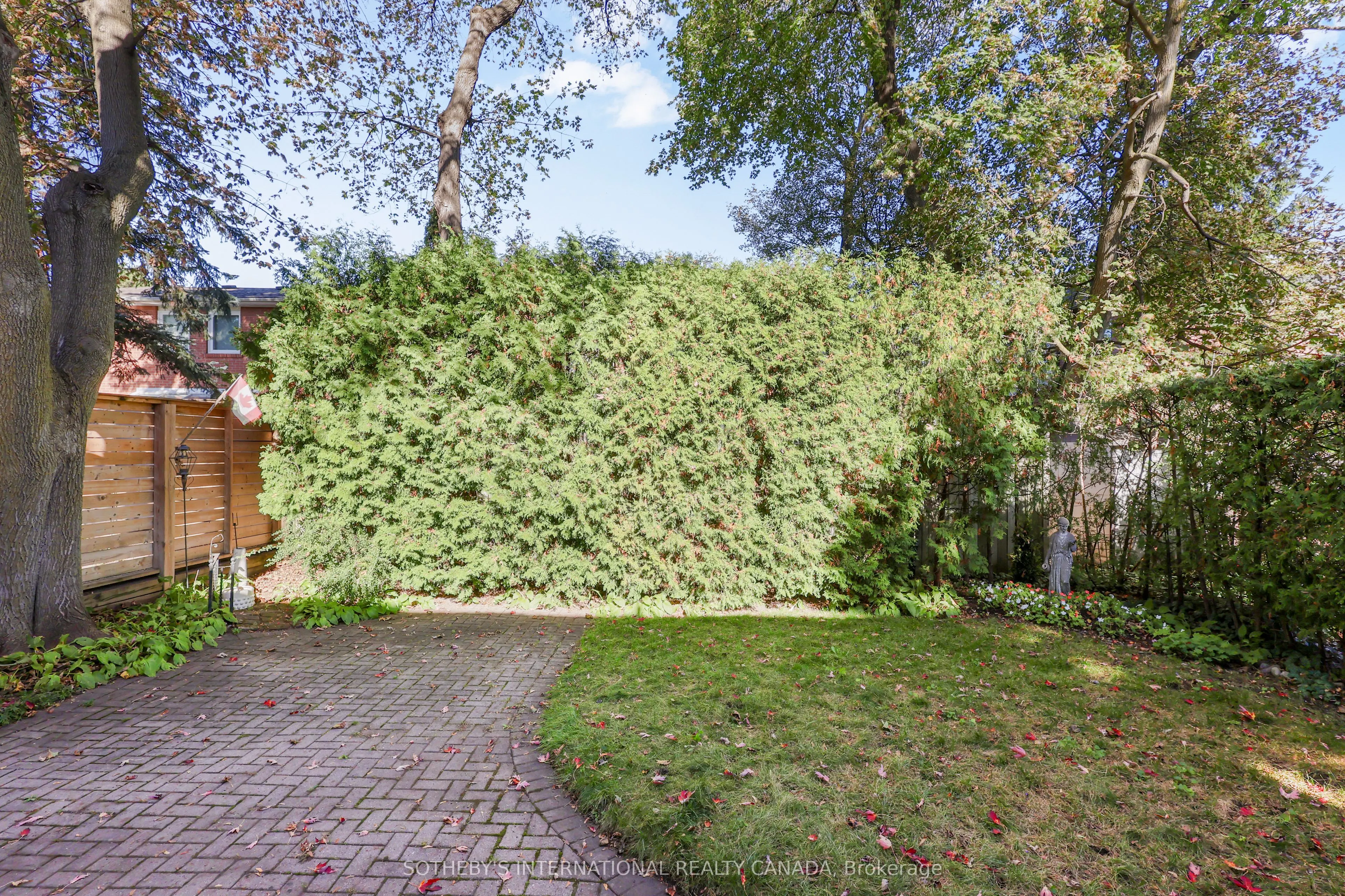 40 Teddington Pk Avenue