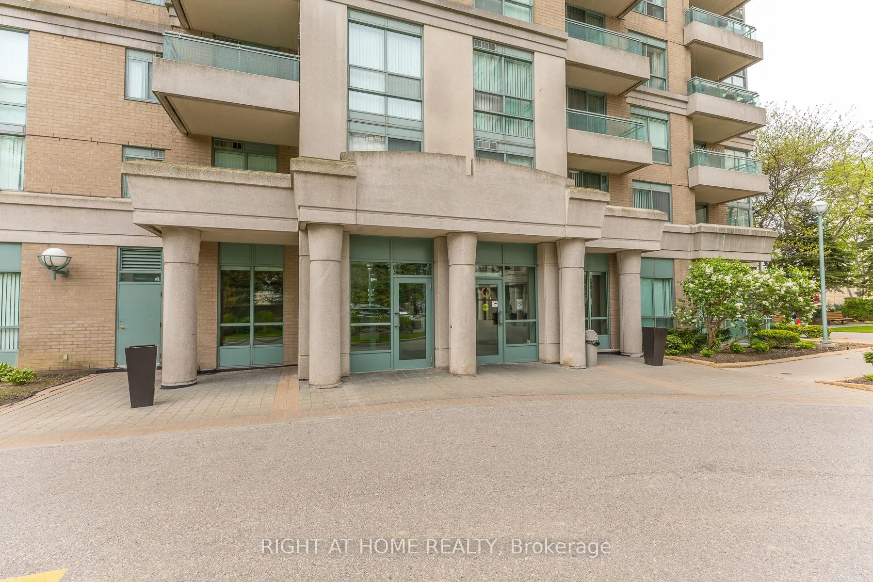 3 Pemberton Avenue #1706