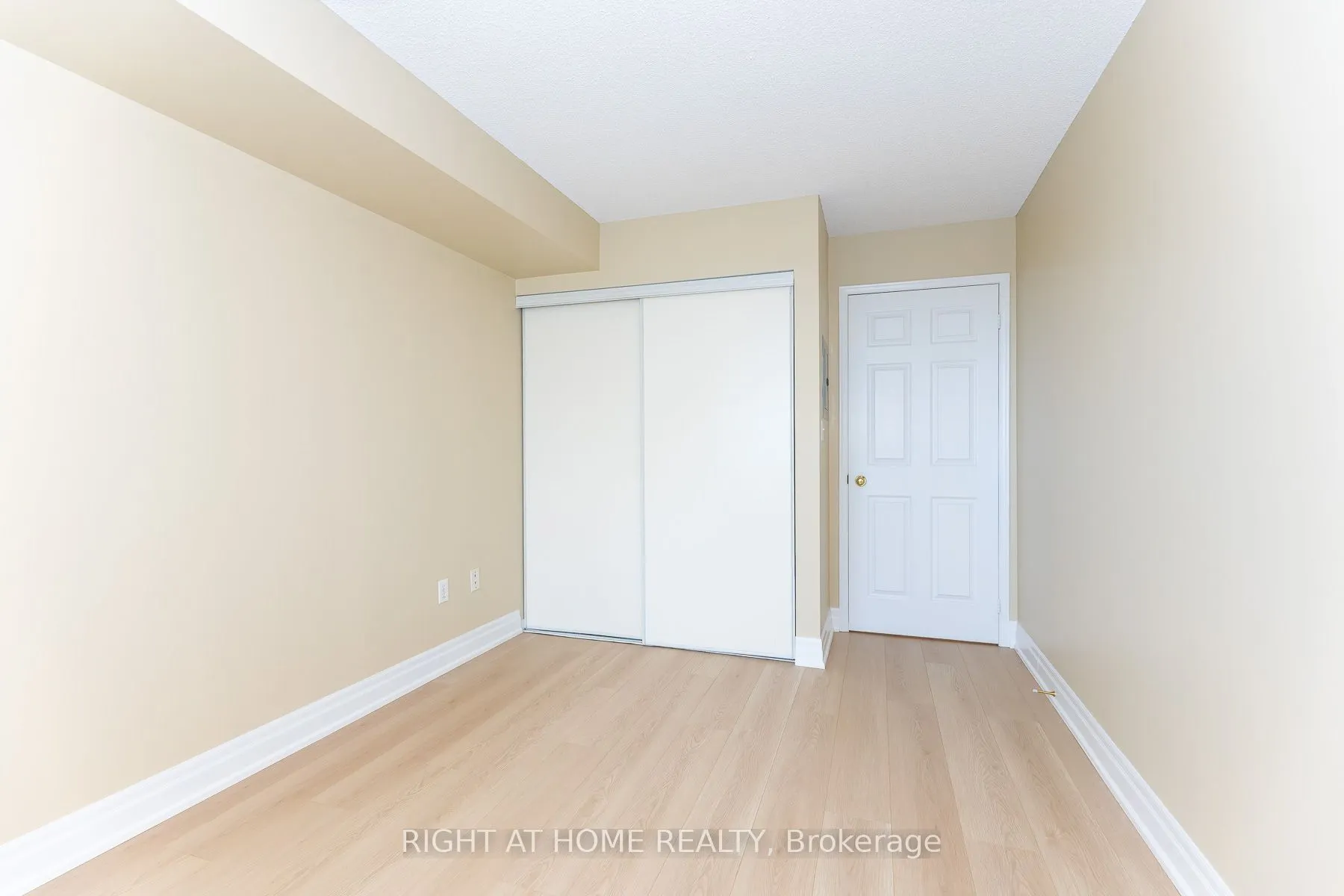 3 Pemberton Avenue #1706