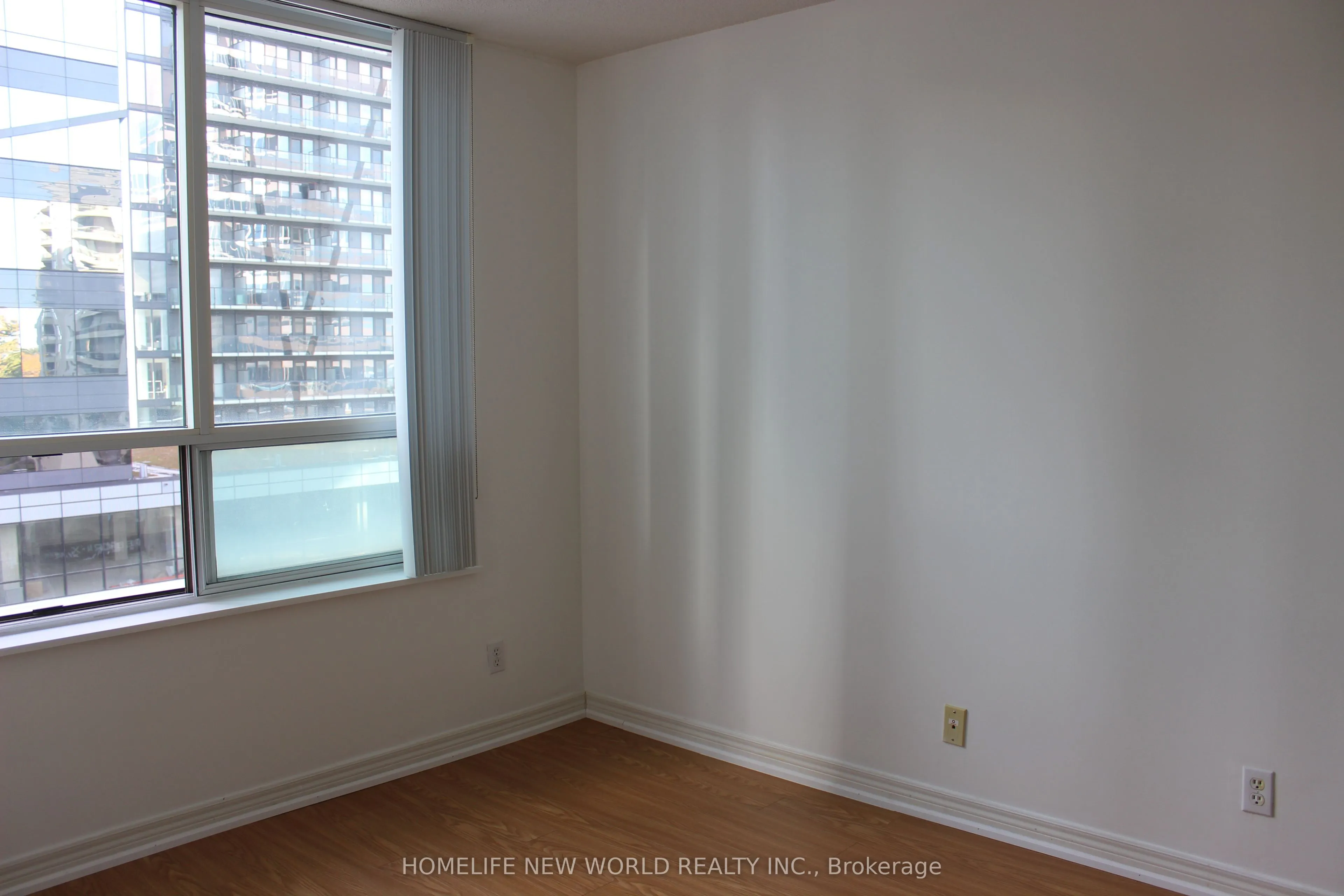 18 Parkview Avenue #811