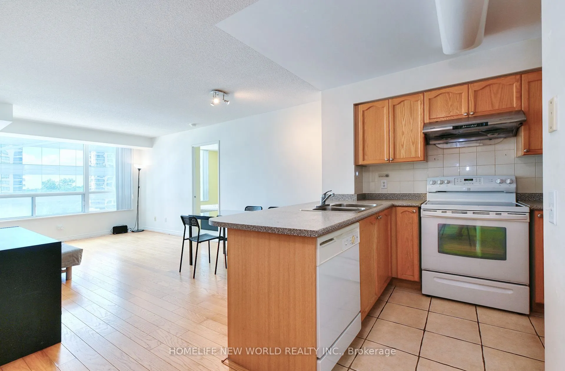 18 Parkview Avenue #811