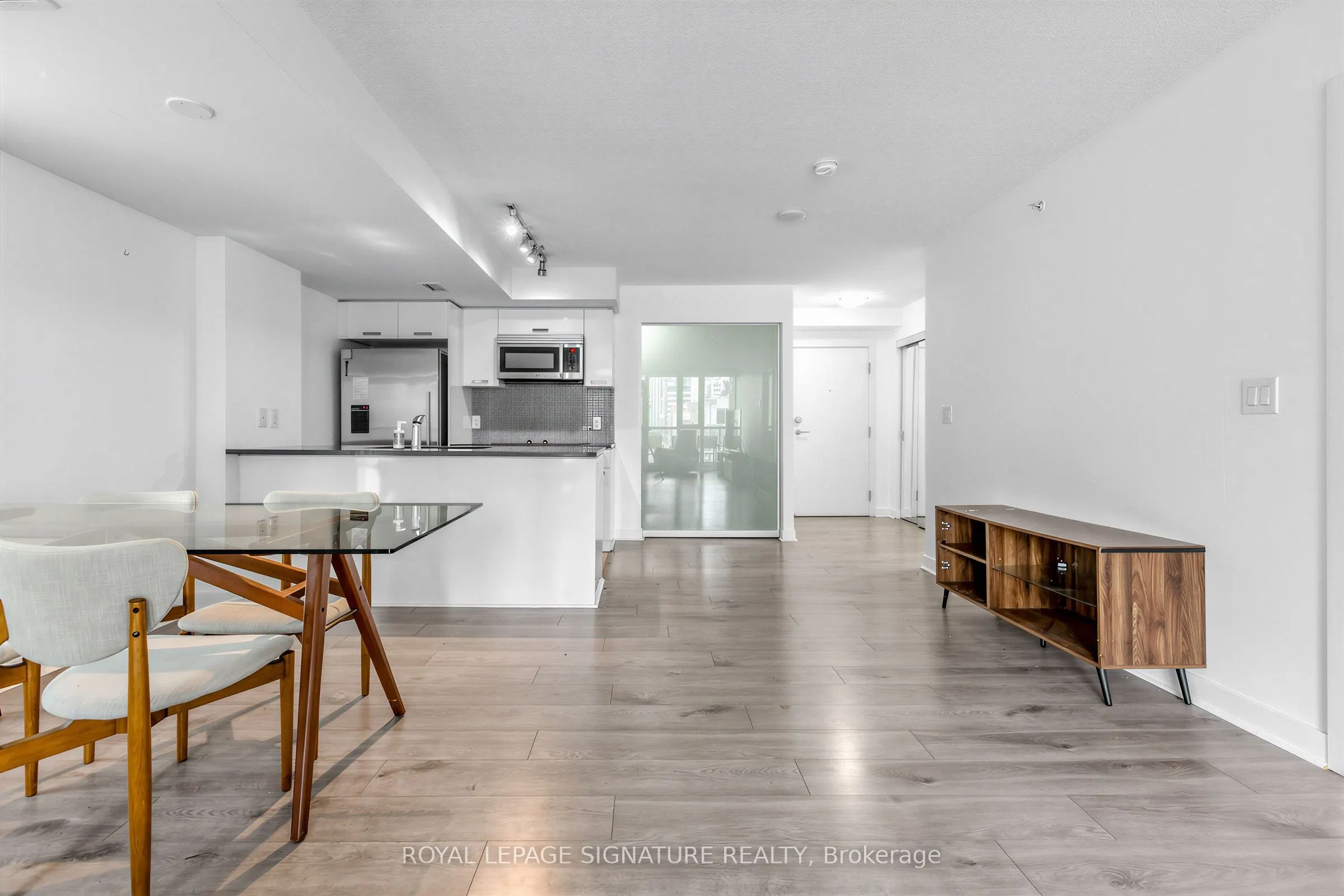 295 Adelaide Street W #414