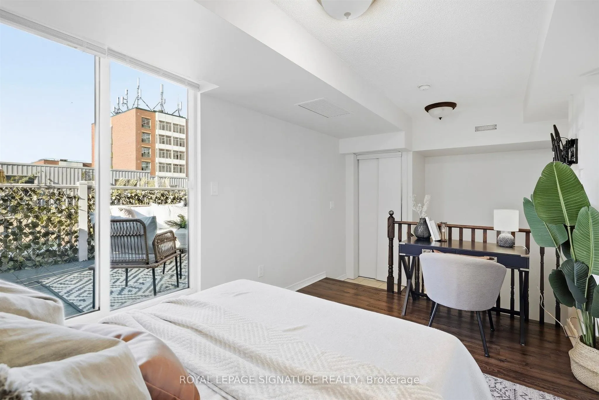 11 Ruttan Street #225