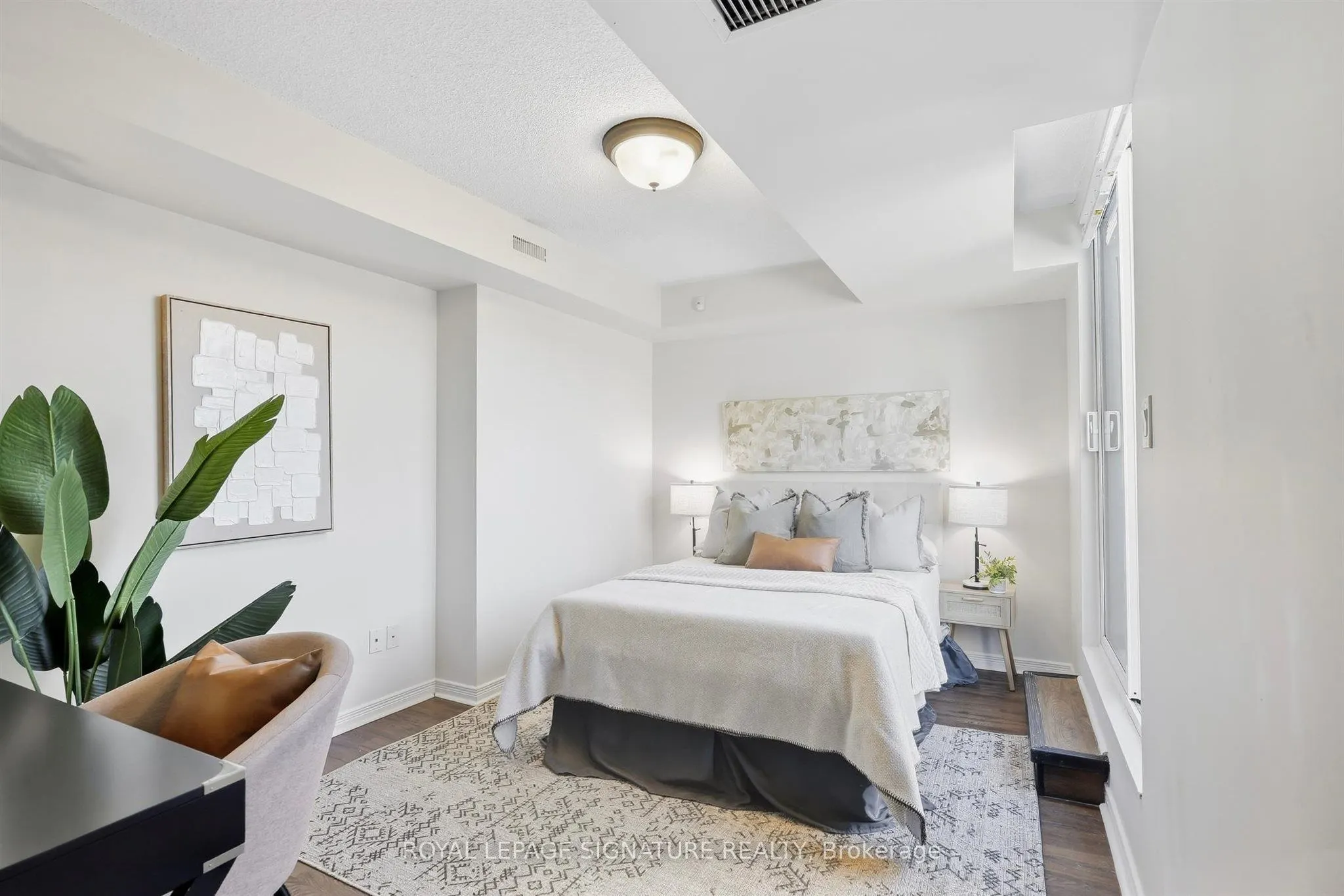 11 Ruttan Street #225
