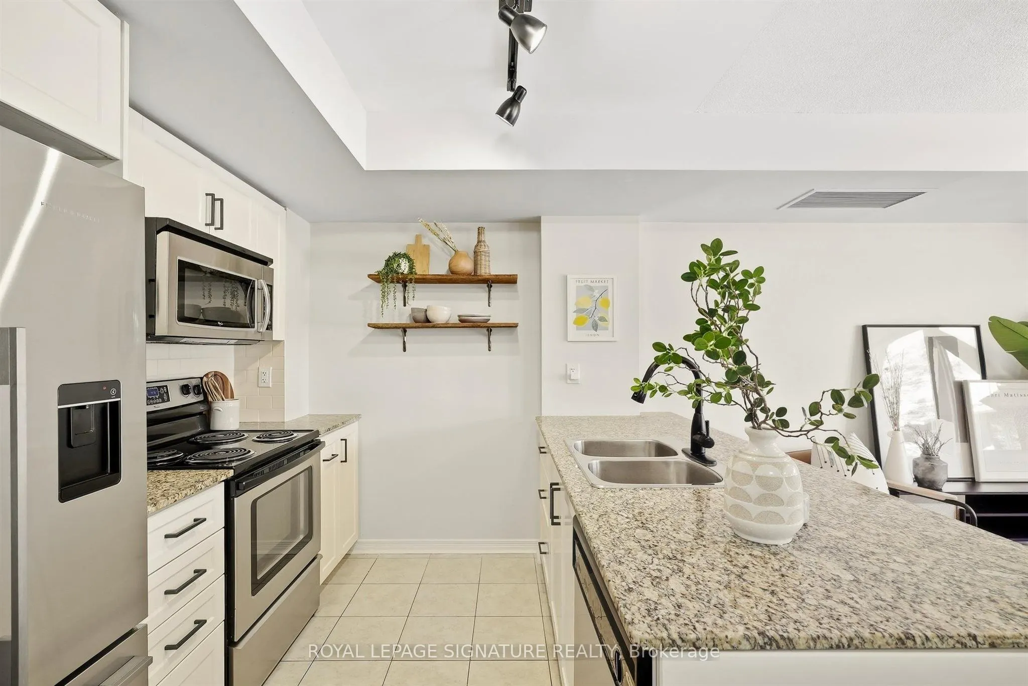 11 Ruttan Street #225