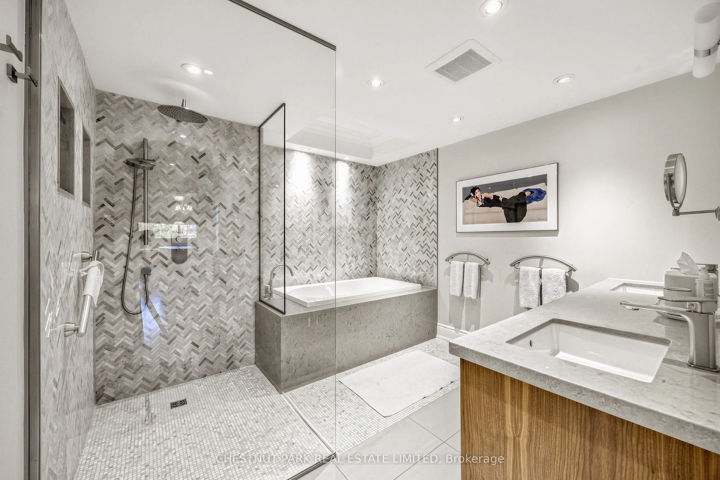 55 Prince Arthur Avenue #903