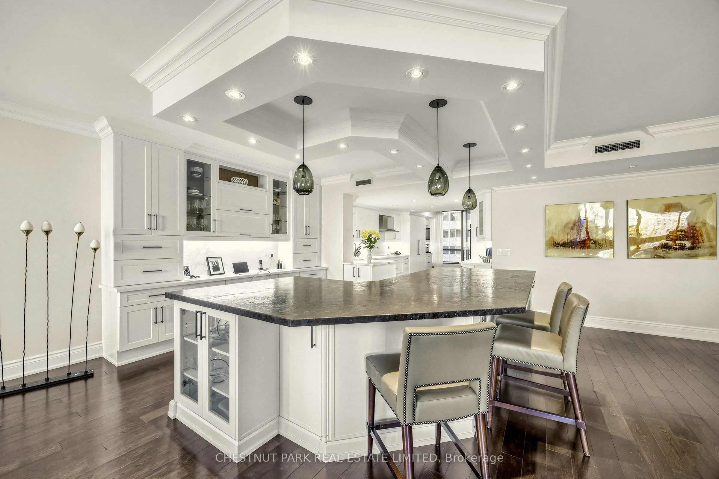 55 Prince Arthur Avenue #903