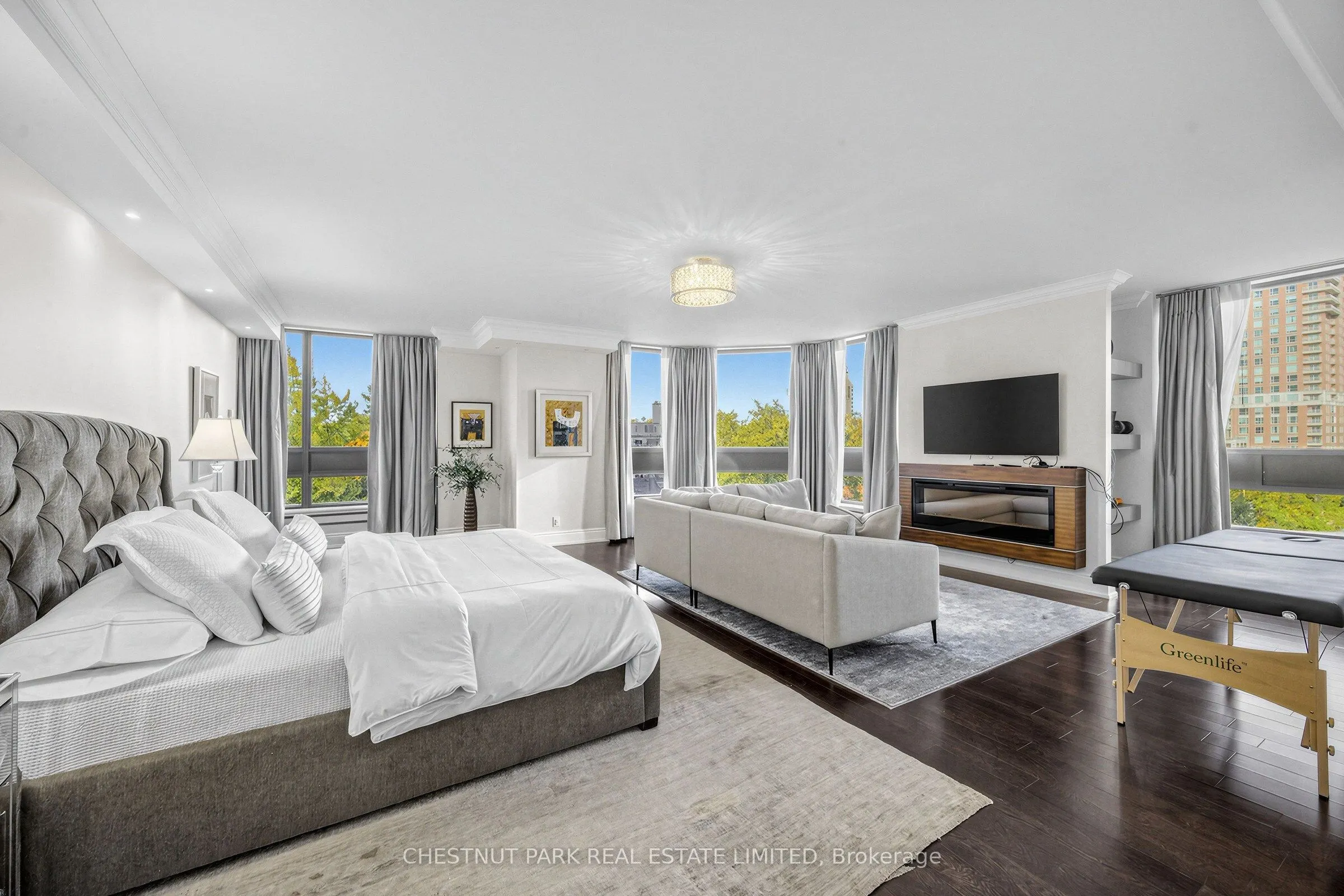 55 Prince Arthur Avenue #903