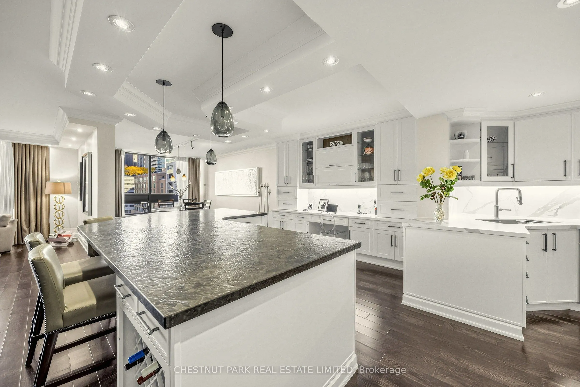 55 Prince Arthur Avenue #903