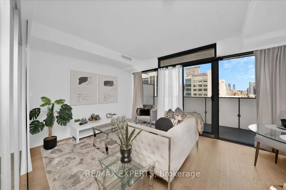 25 Richmond Street E #1815