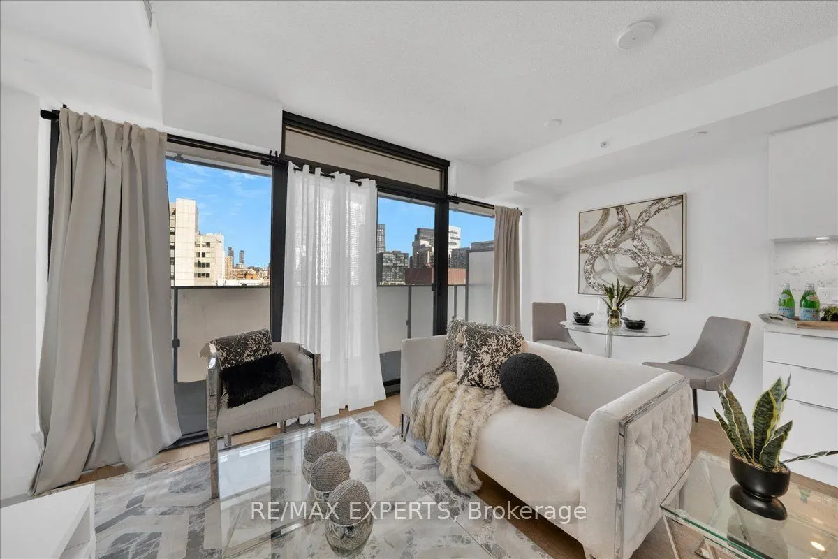 25 Richmond Street E #1815