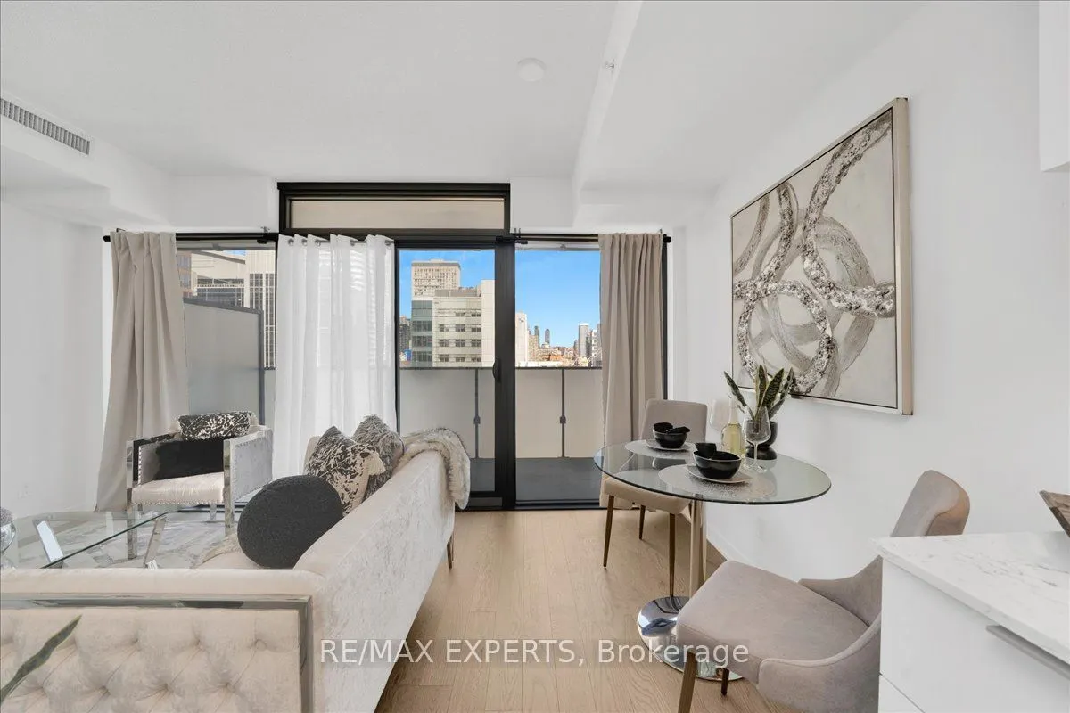 25 Richmond Street E #1815