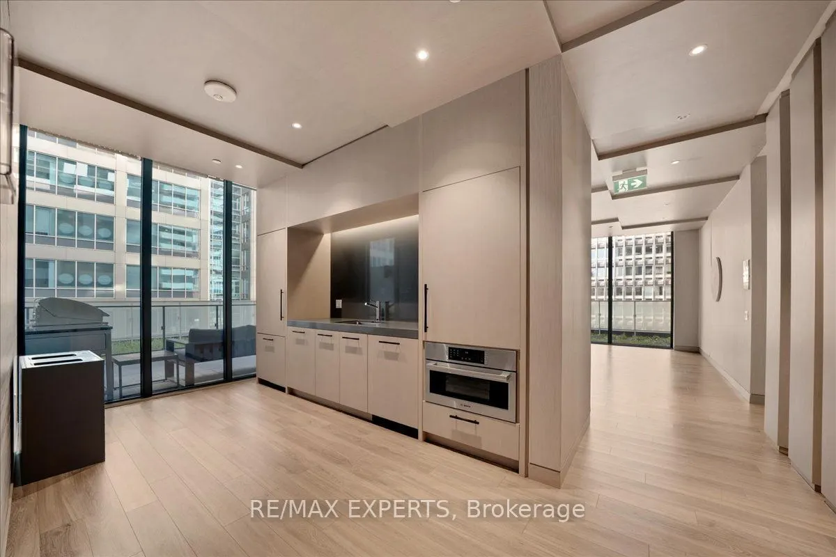 25 Richmond Street E #1815