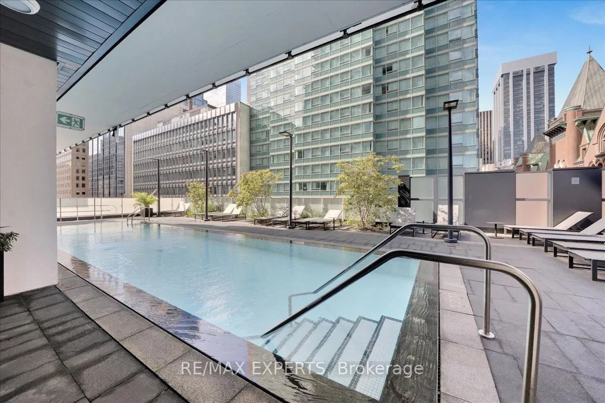 25 Richmond Street E #1815